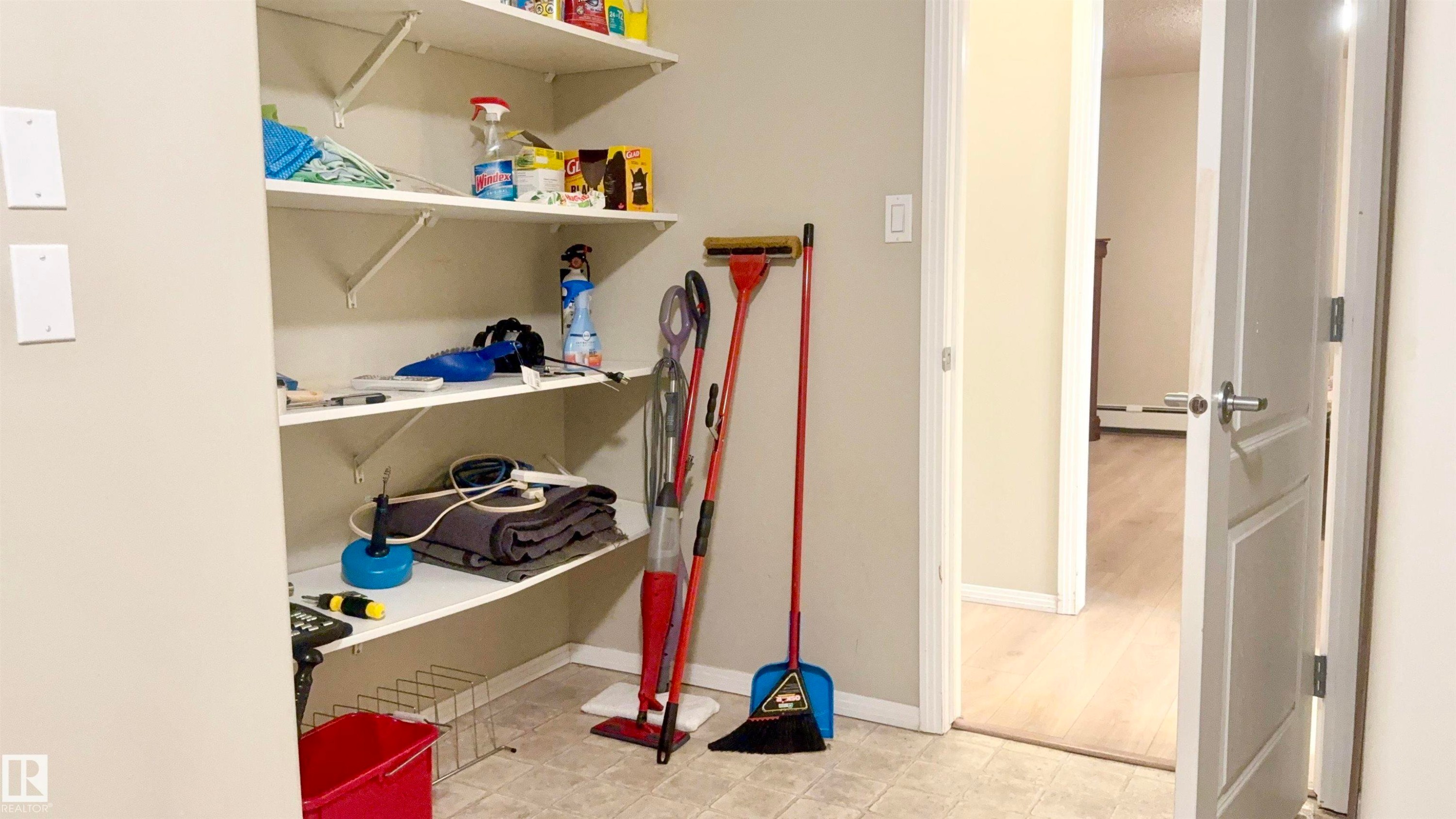 315 592 Hooke Road, Edmonton, AB - Indoor With Storage