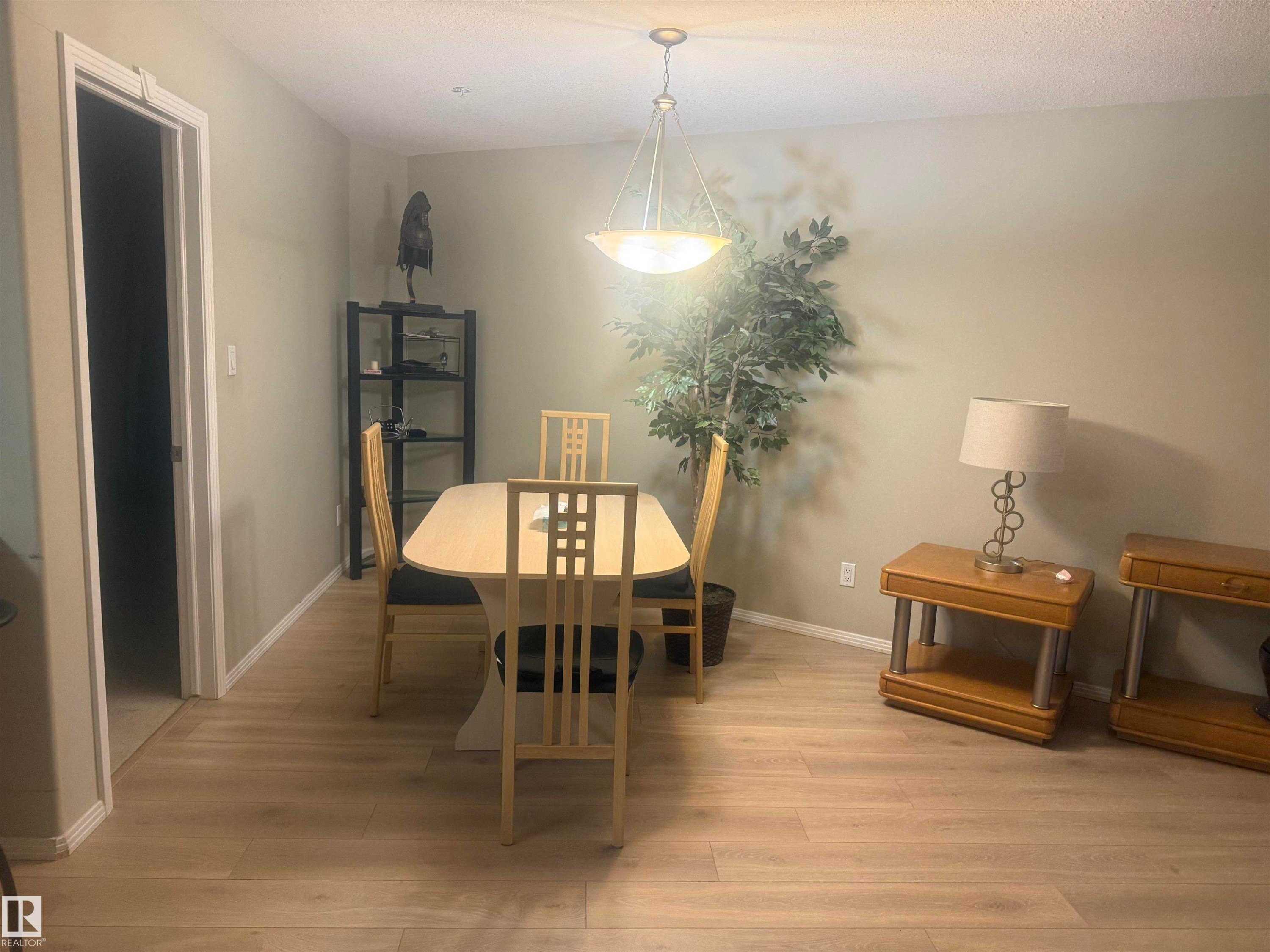 315 592 Hooke Road, Edmonton, AB - Indoor Photo Showing Dining Room