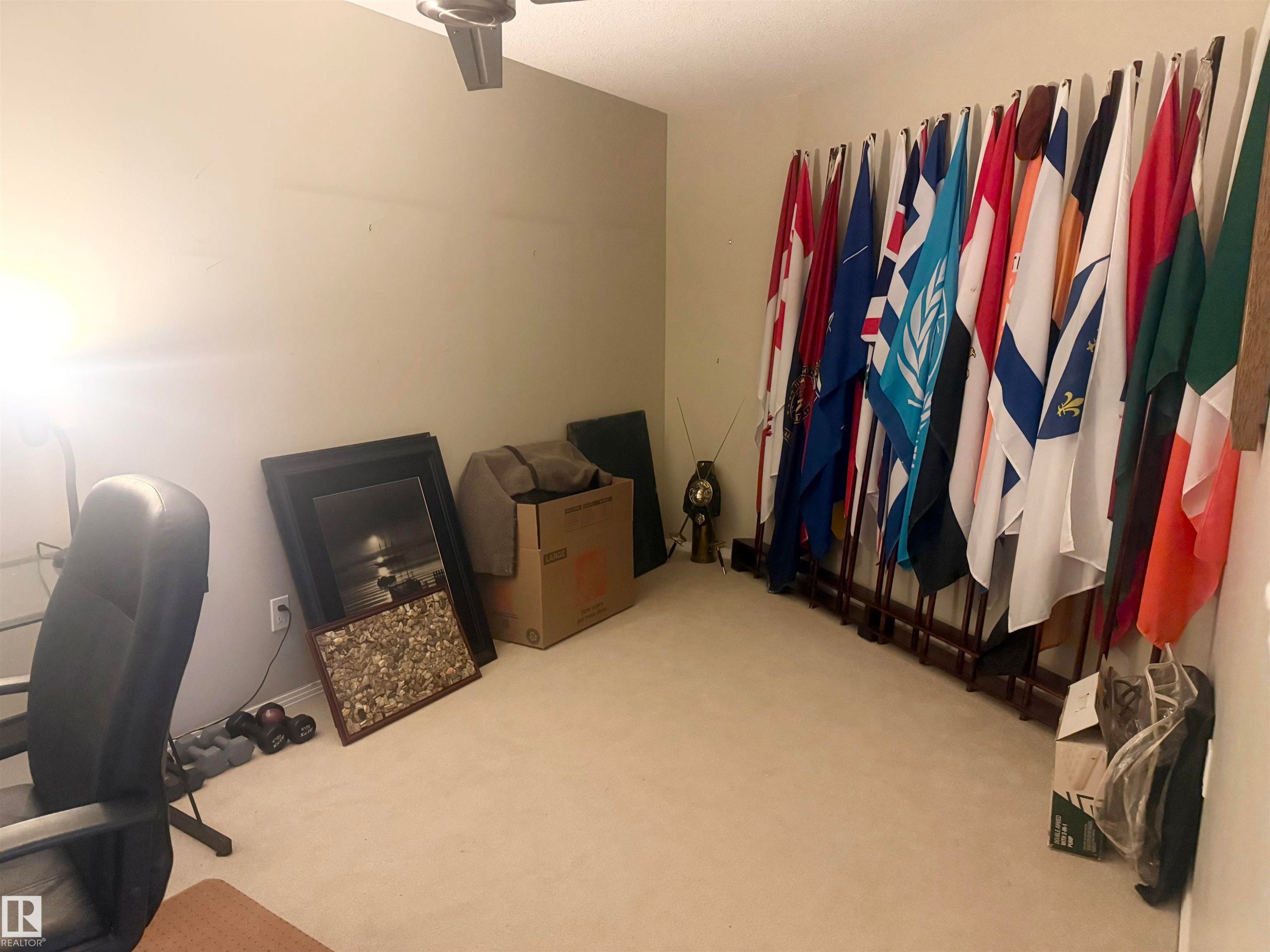 315 592 Hooke Road, Edmonton, AB - Indoor