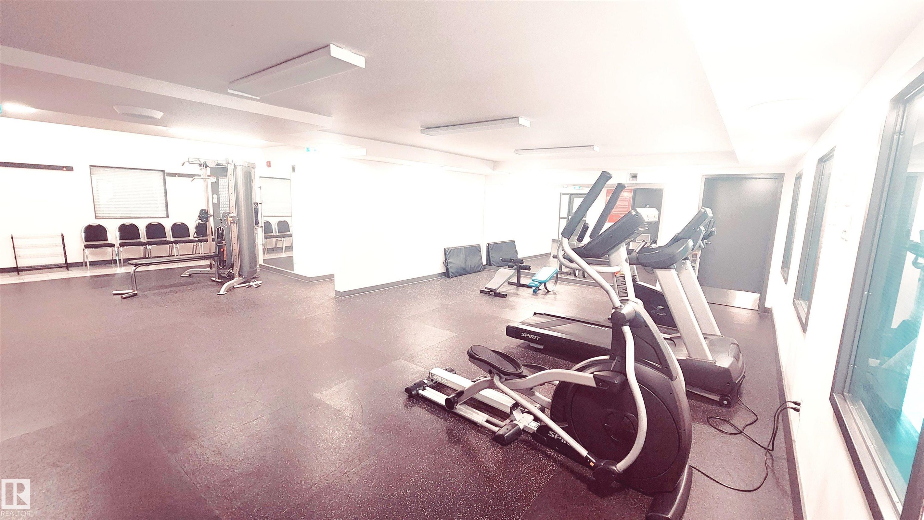 View of workout area - 2 11265 31 Avenue, Edmonton, AB - Indoor Photo Showing Gym Room