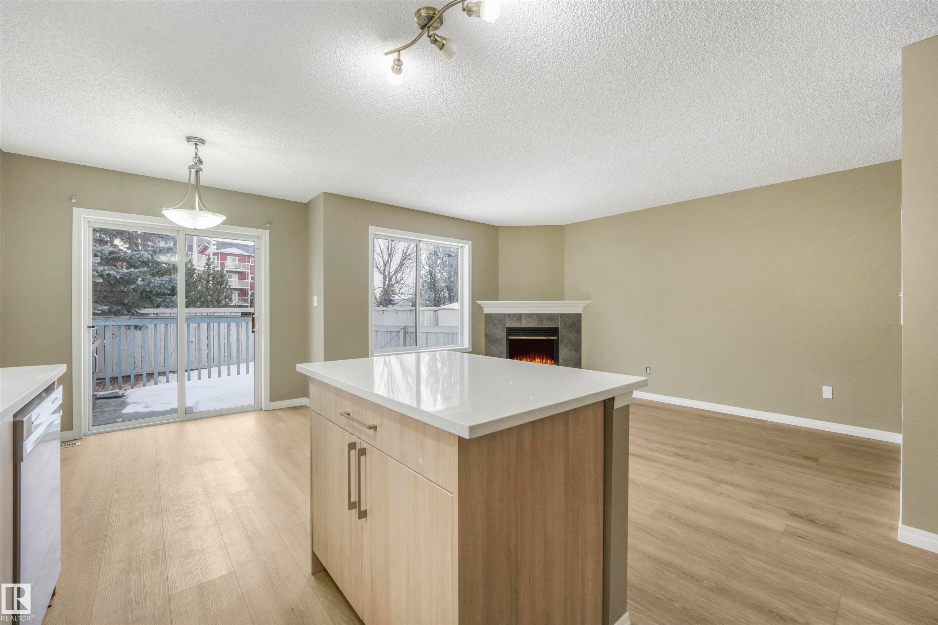 33 4020 21 Street, Edmonton, AB - Indoor