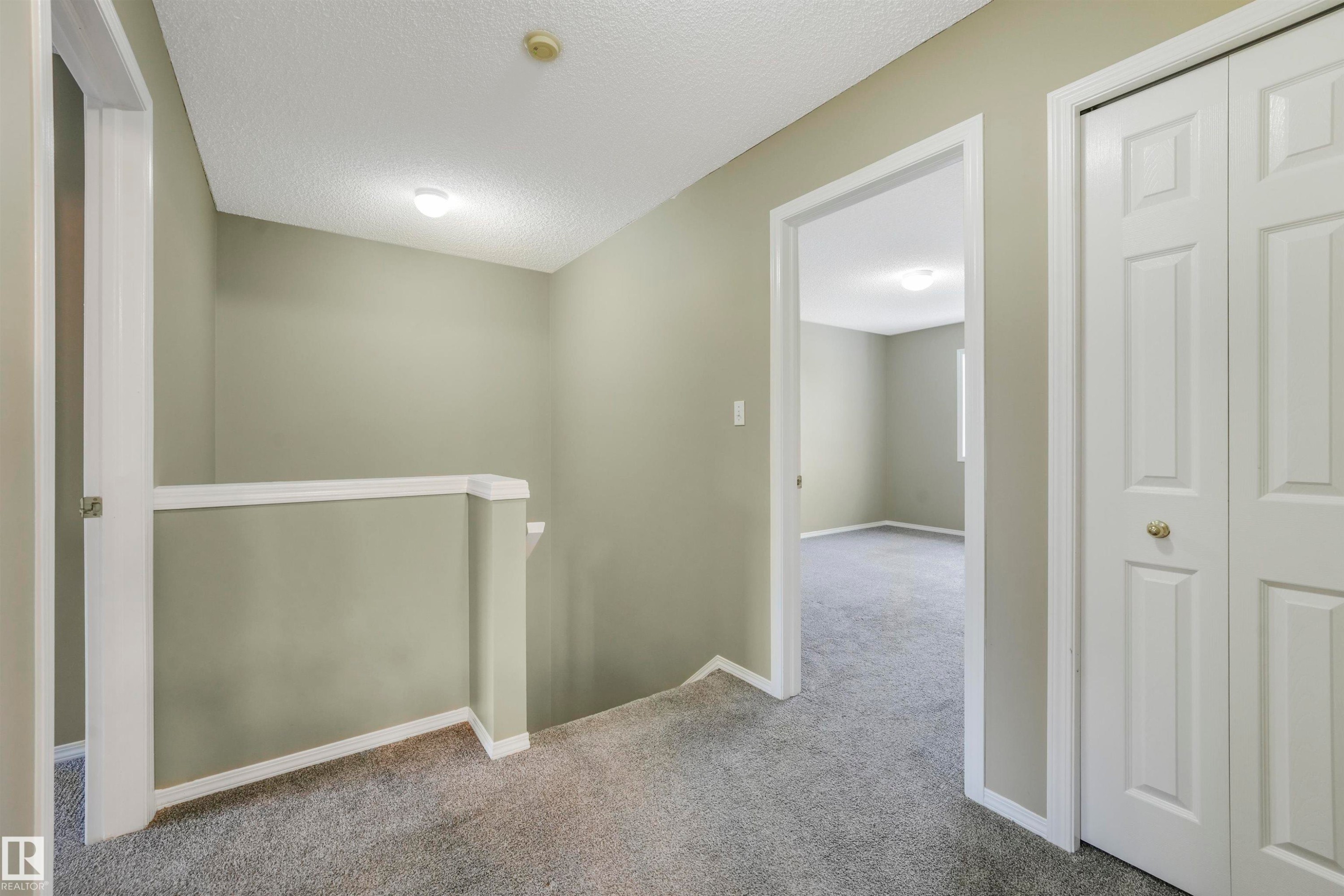 33 4020 21 Street, Edmonton, AB - Indoor Photo Showing Other Room