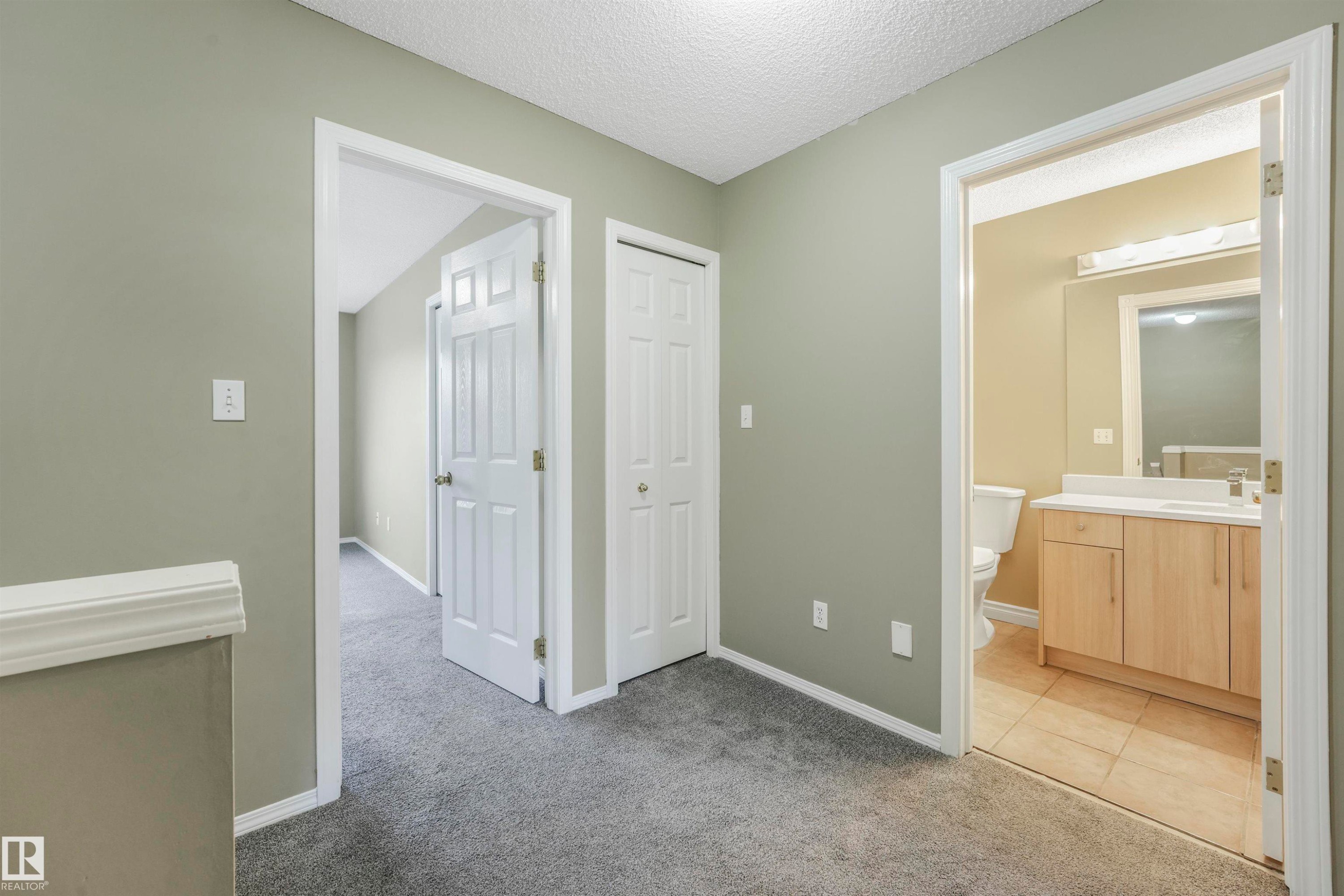 33 4020 21 Street, Edmonton, AB - Indoor Photo Showing Other Room