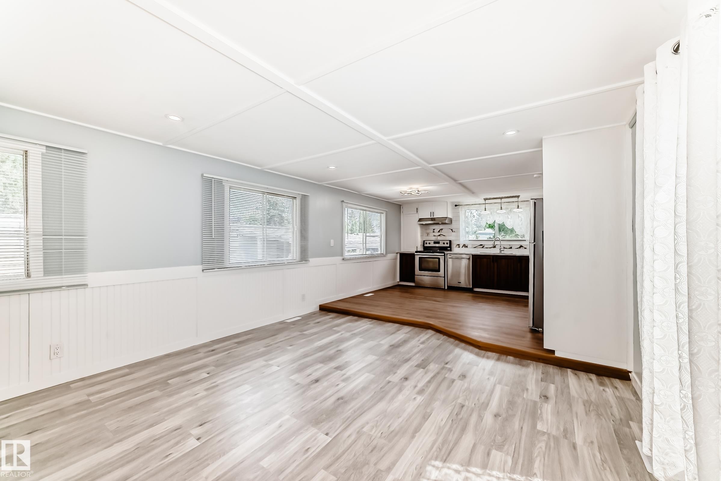 404 Evergreen Park, Edmonton, AB - Indoor Photo Showing Other Room