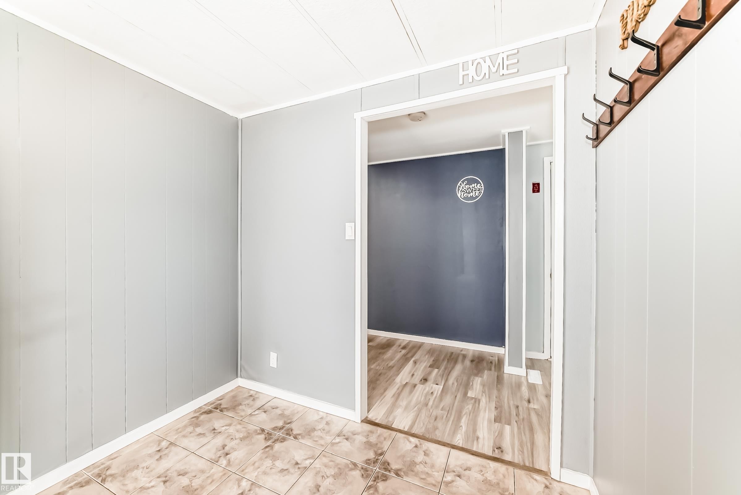 404 Evergreen Park, Edmonton, AB - Indoor Photo Showing Other Room