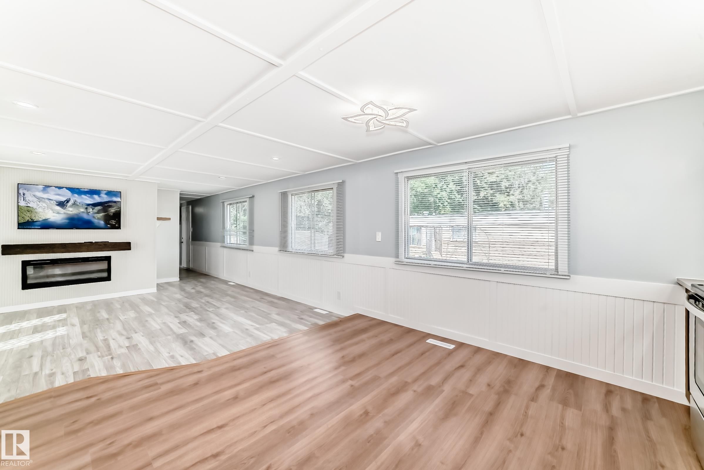 404 Evergreen Park, Edmonton, AB - Indoor Photo Showing Other Room