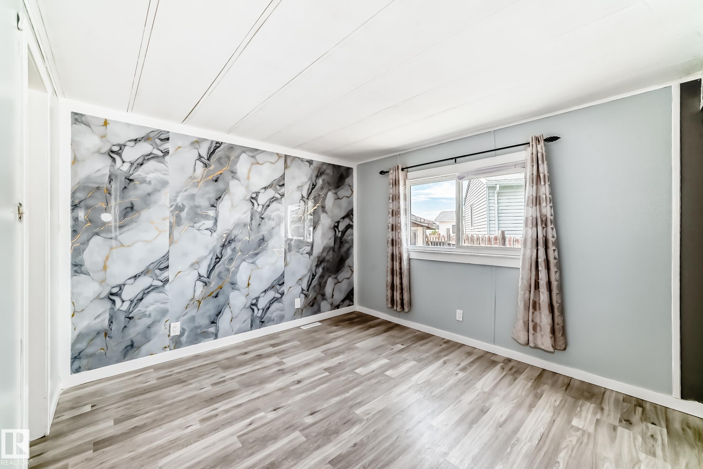 404 Evergreen Park, Edmonton, AB - Indoor Photo Showing Other Room