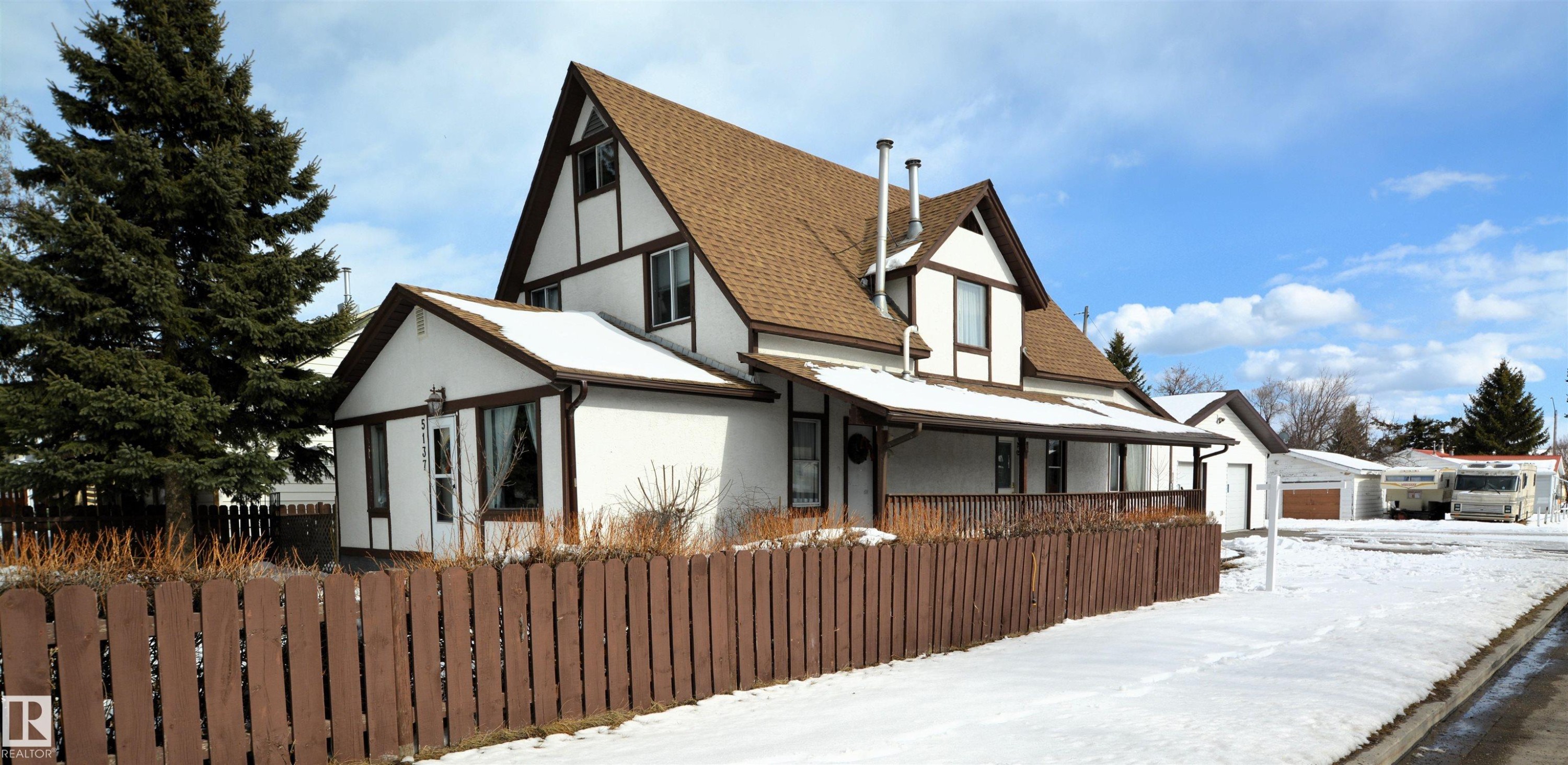 5137 6Th Avenue, Edson, AB - Outdoor