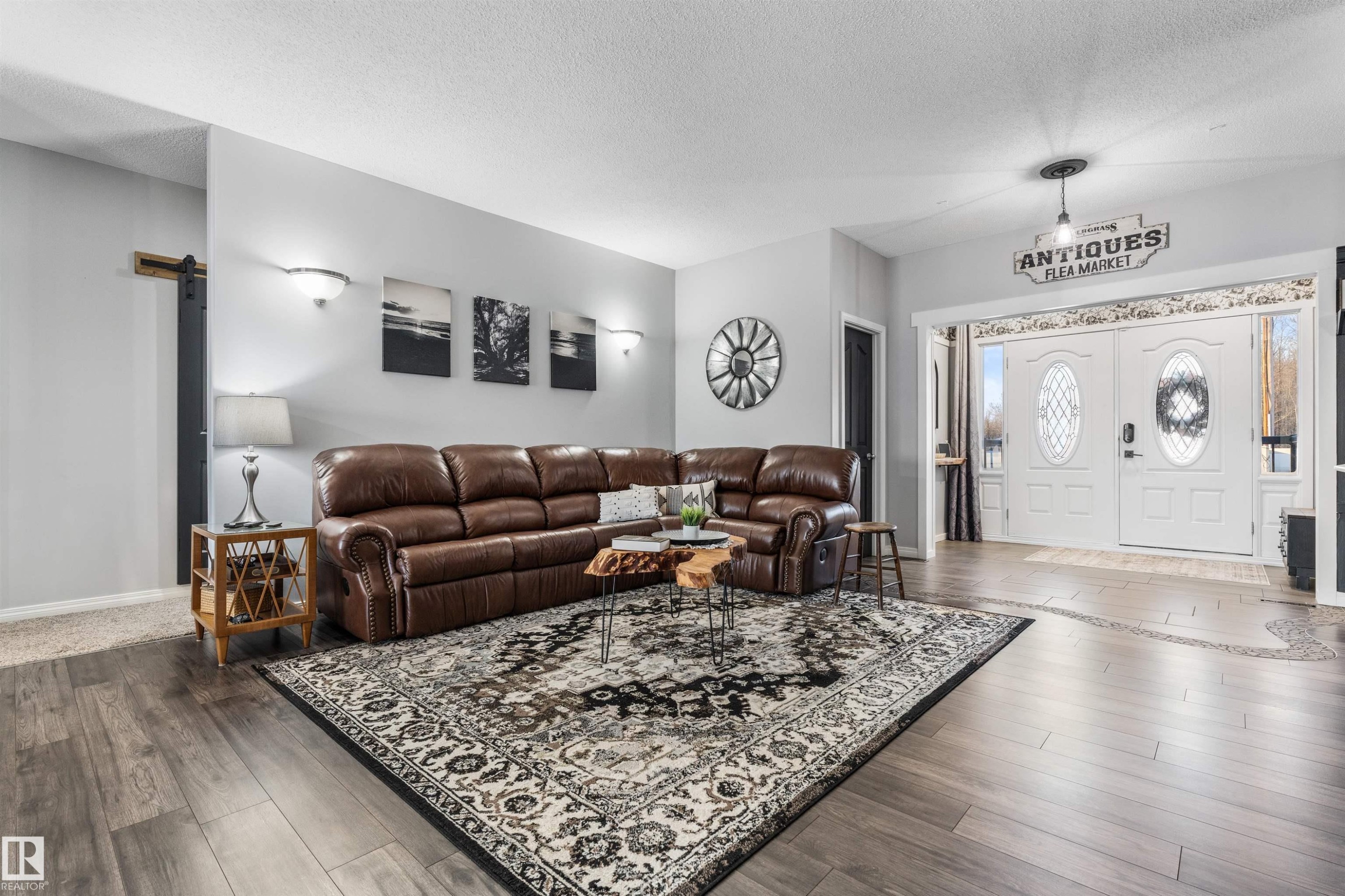 103 52318 Rge Road 25, Rural Parkland County, AB - Indoor Photo Showing Living Room