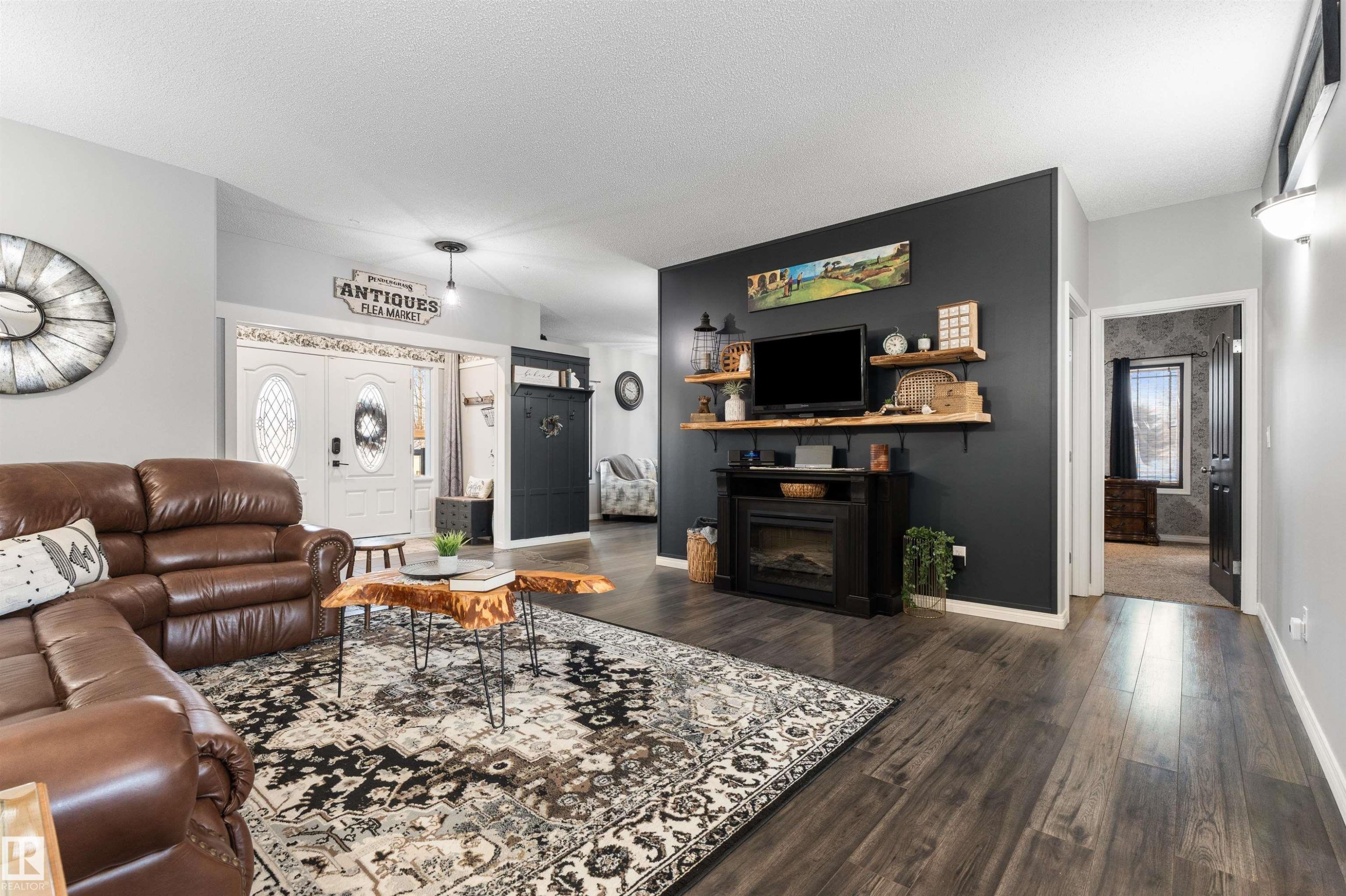 103 52318 Rge Road 25, Rural Parkland County, AB - Indoor Photo Showing Living Room