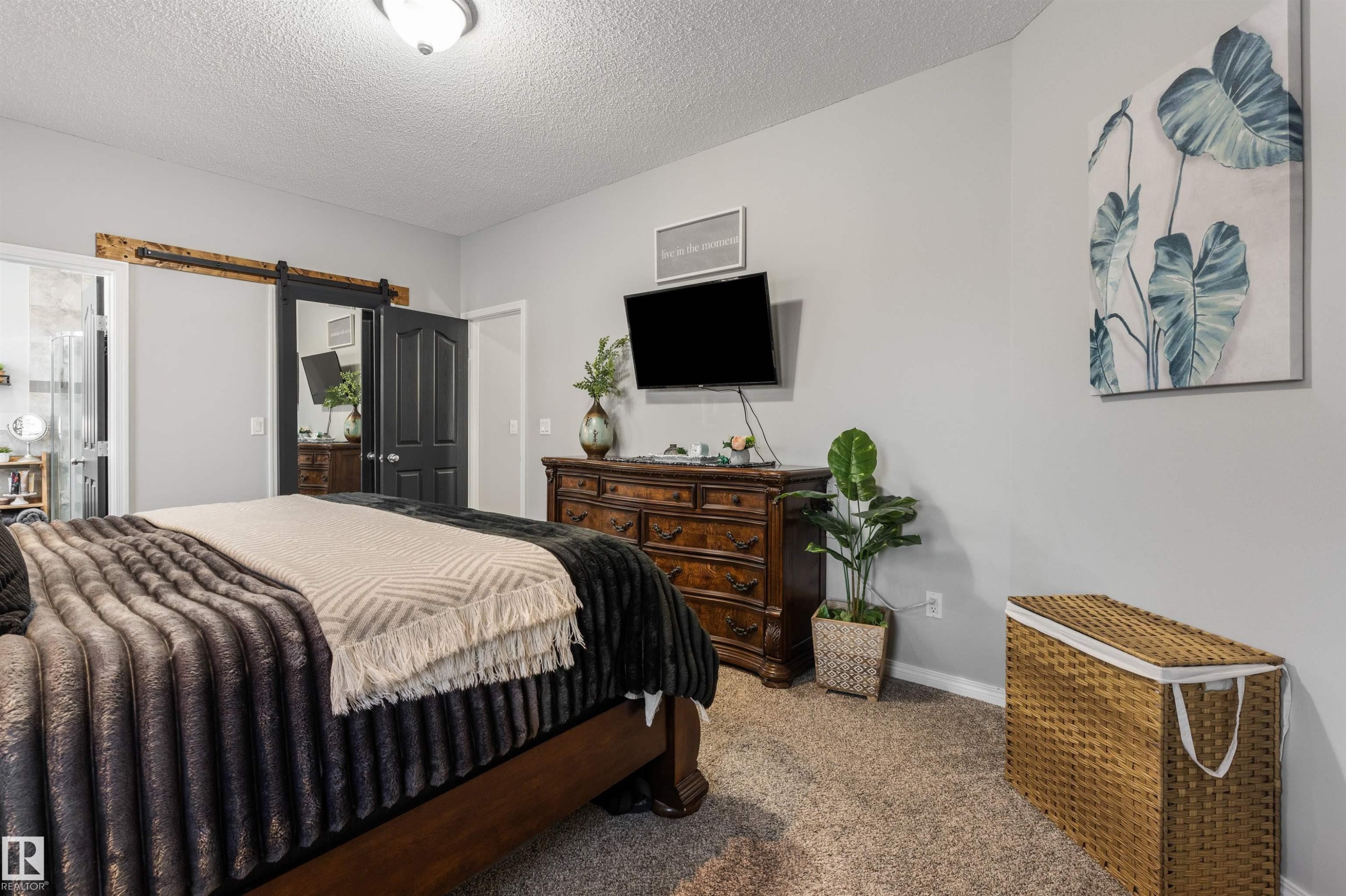 103 52318 Rge Road 25, Rural Parkland County, AB - Indoor Photo Showing Bedroom