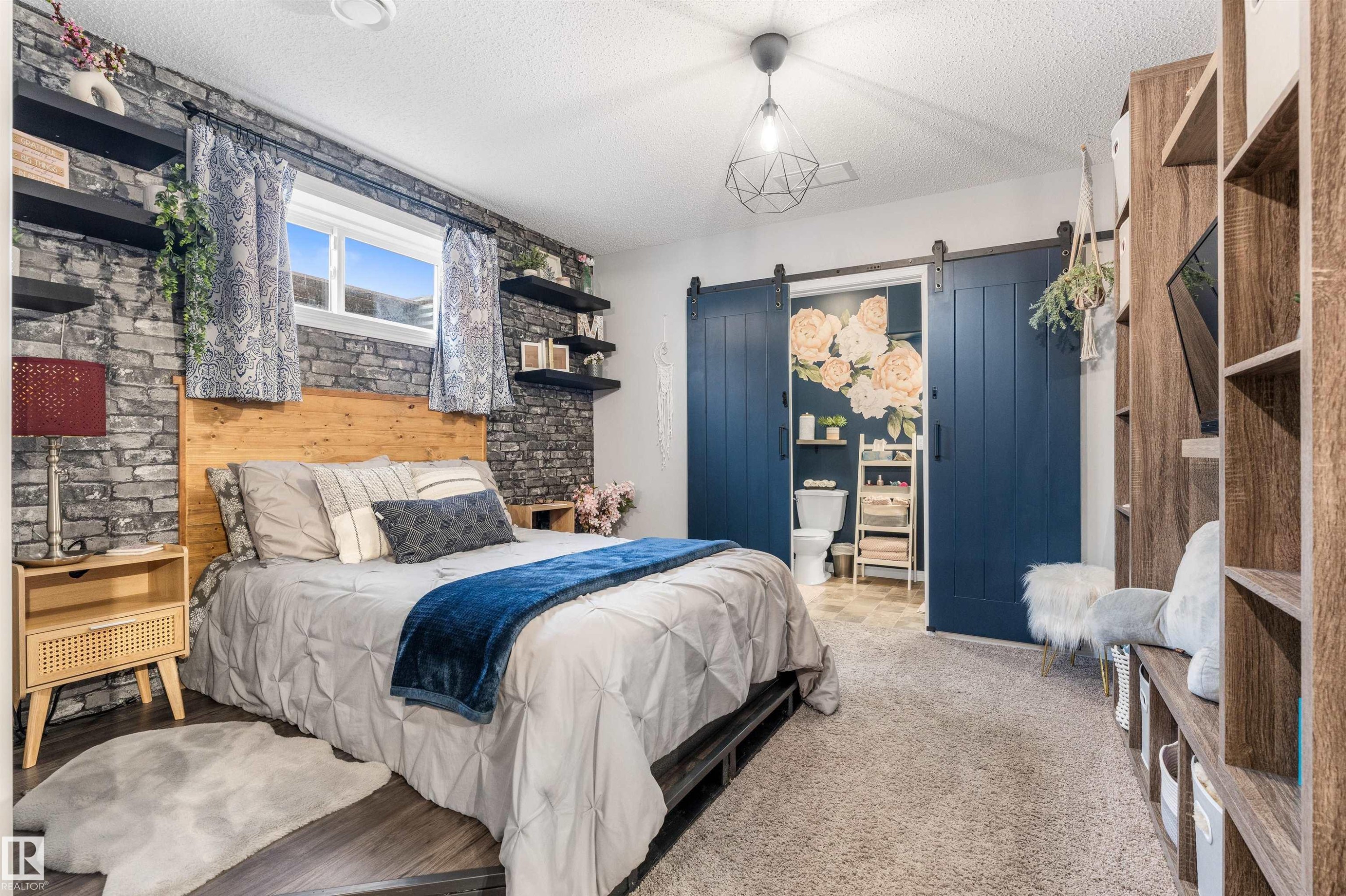 103 52318 Rge Road 25, Rural Parkland County, AB - Indoor Photo Showing Bedroom