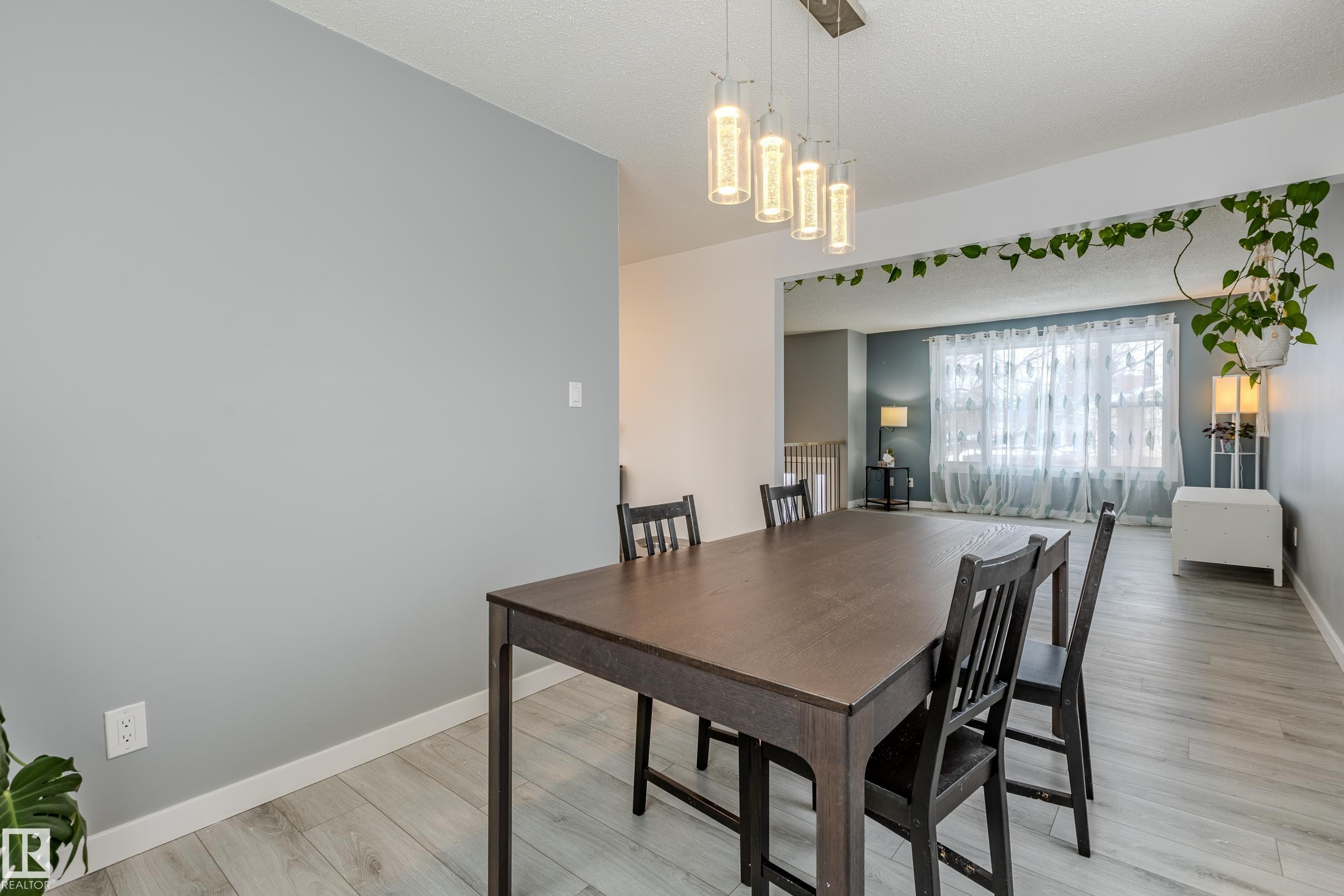 5221 51 A Avenue, Legal, AB - Indoor Photo Showing Dining Room