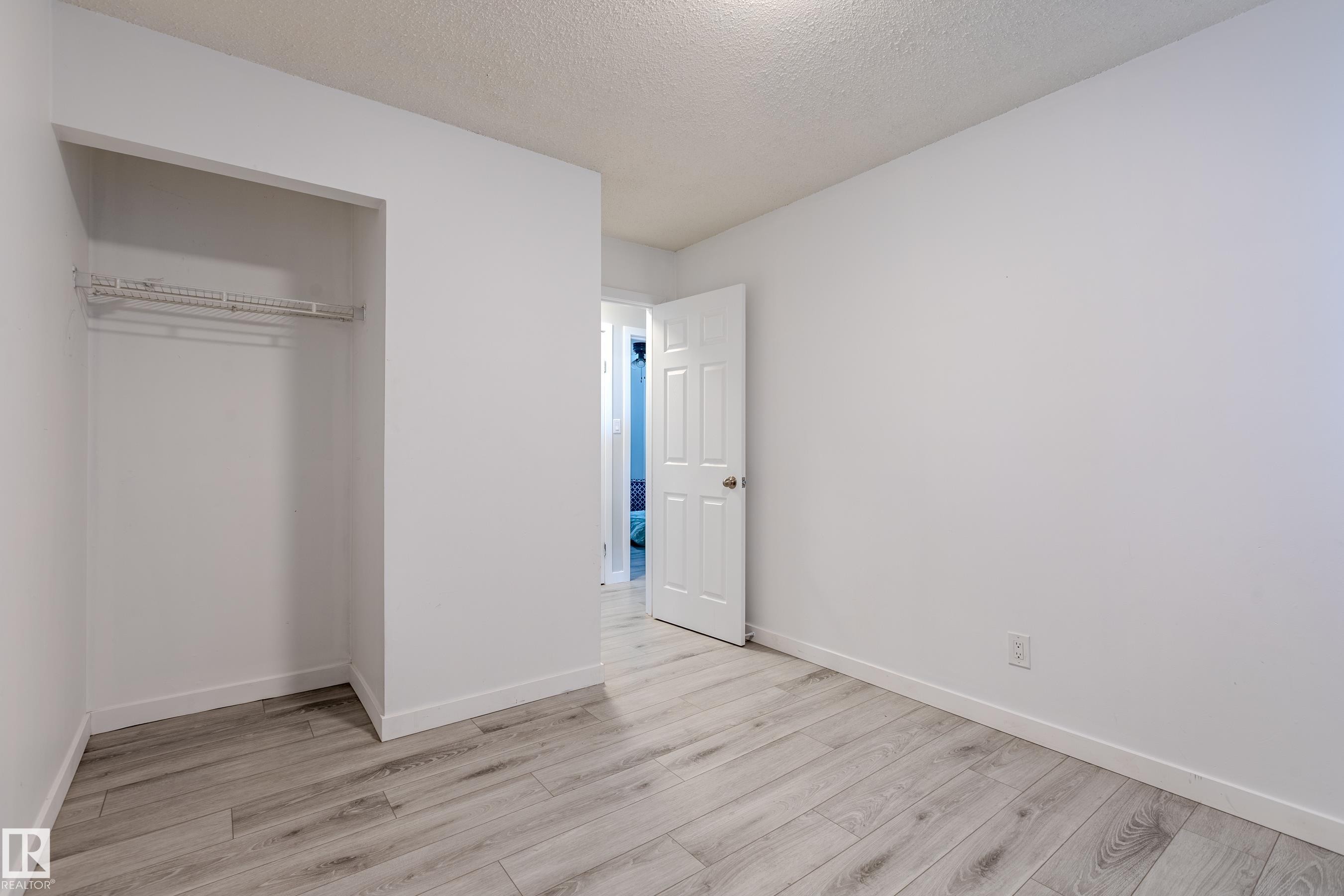 5221 51 A Avenue, Legal, AB - Indoor Photo Showing Other Room