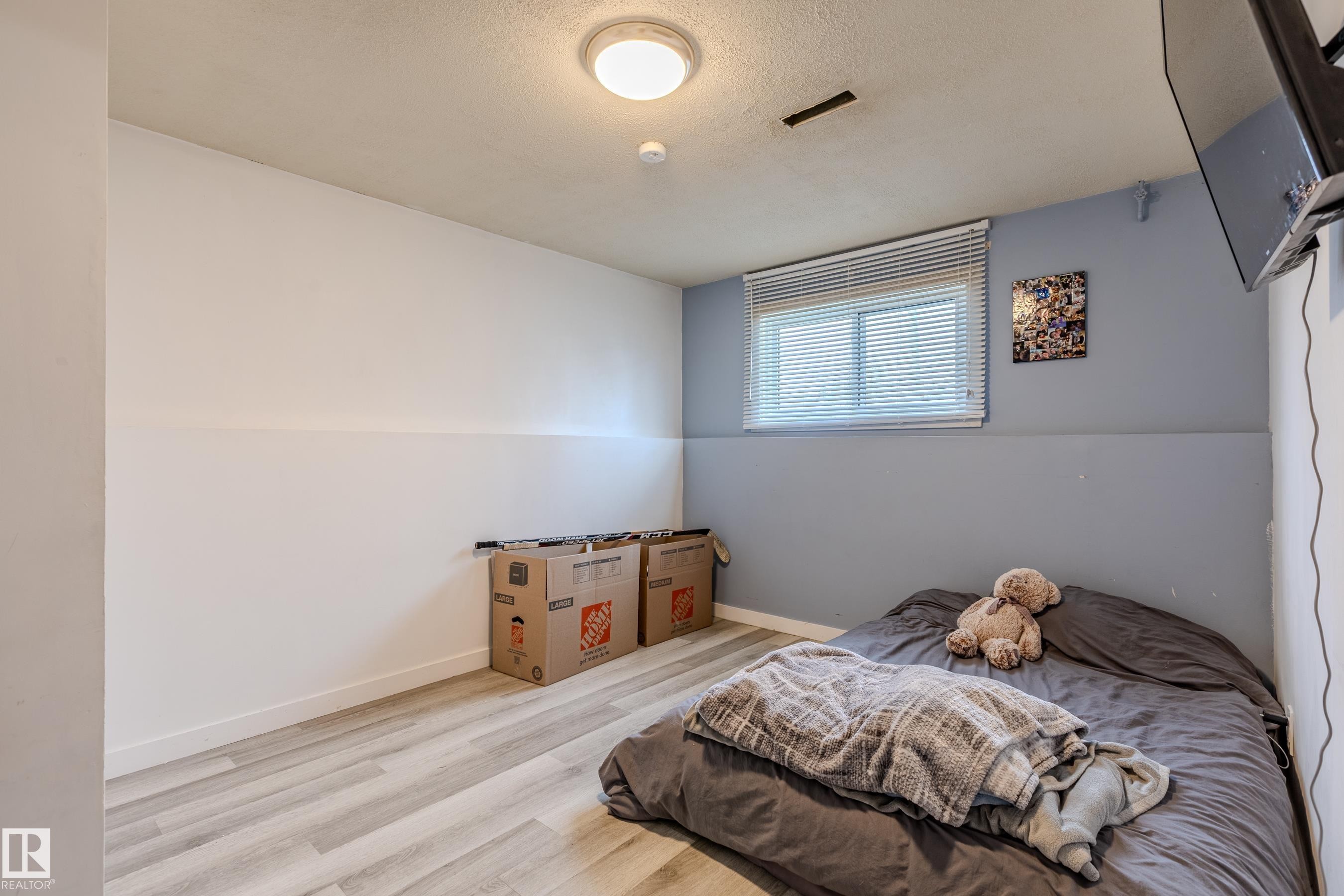 5221 51 A Avenue, Legal, AB - Indoor Photo Showing Bedroom