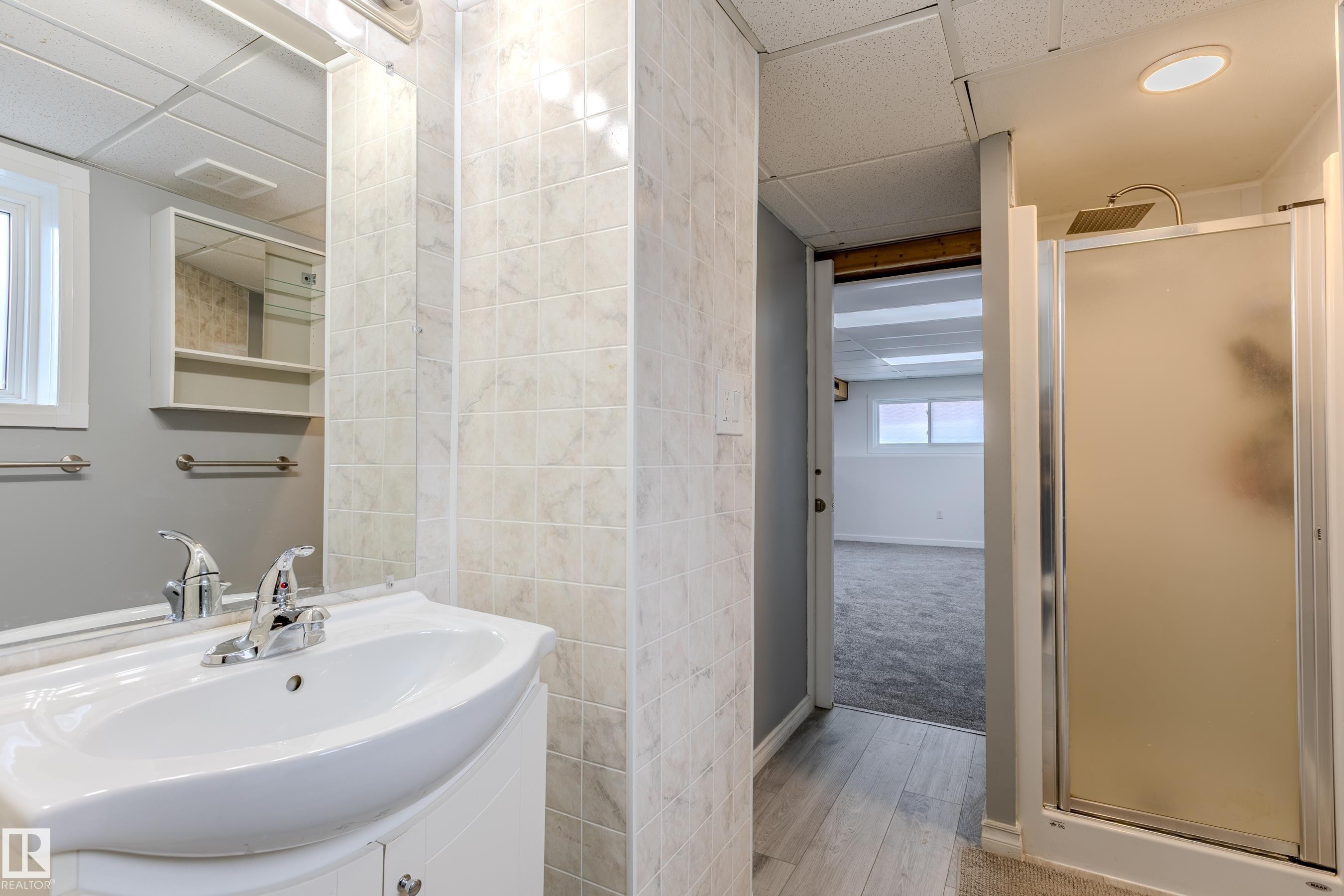 5221 51 A Avenue, Legal, AB - Indoor Photo Showing Bathroom