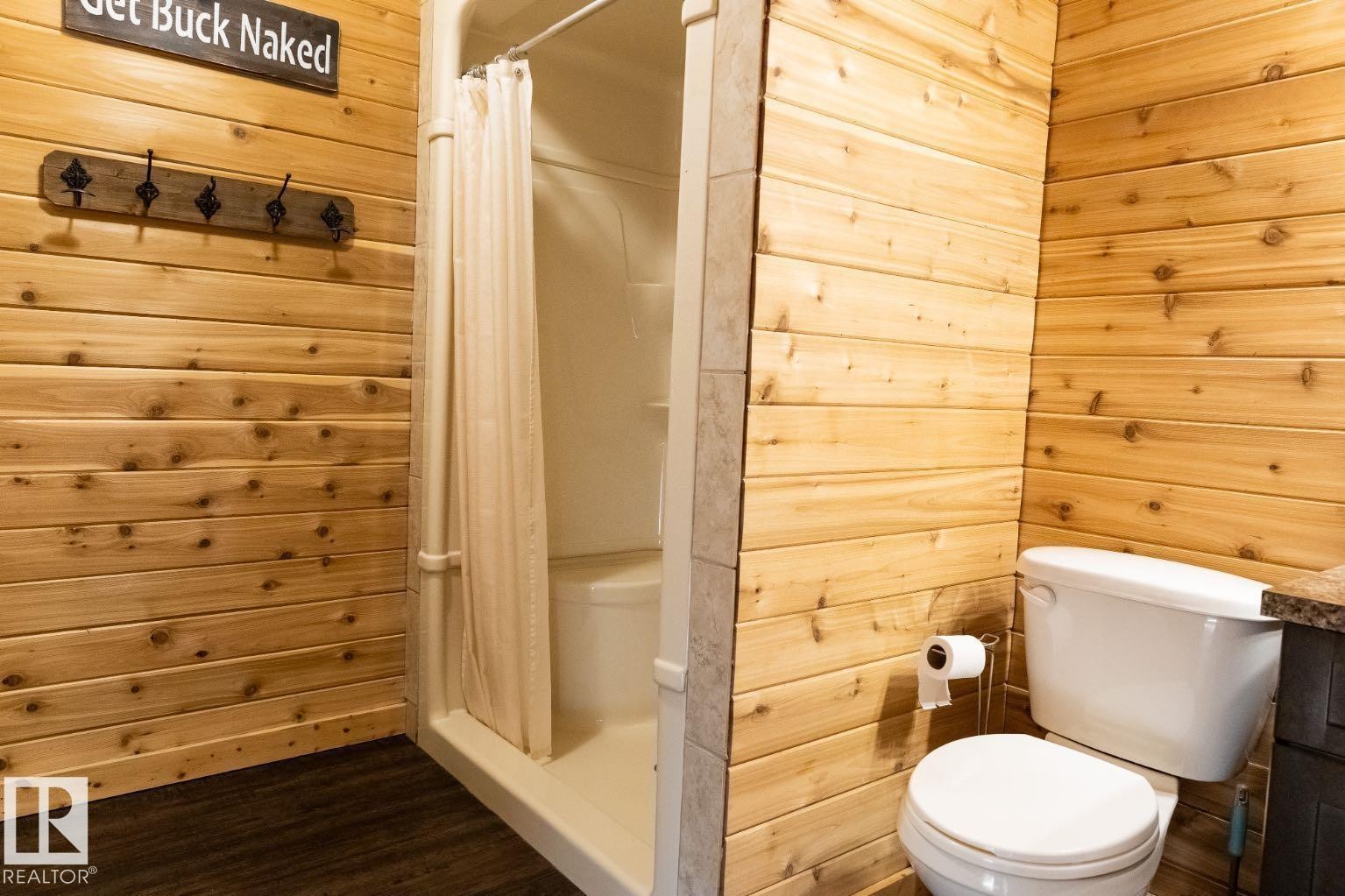 126 62036 Twp Road 462, Rural Wetaskiwin County, AB - Indoor Photo Showing Bathroom