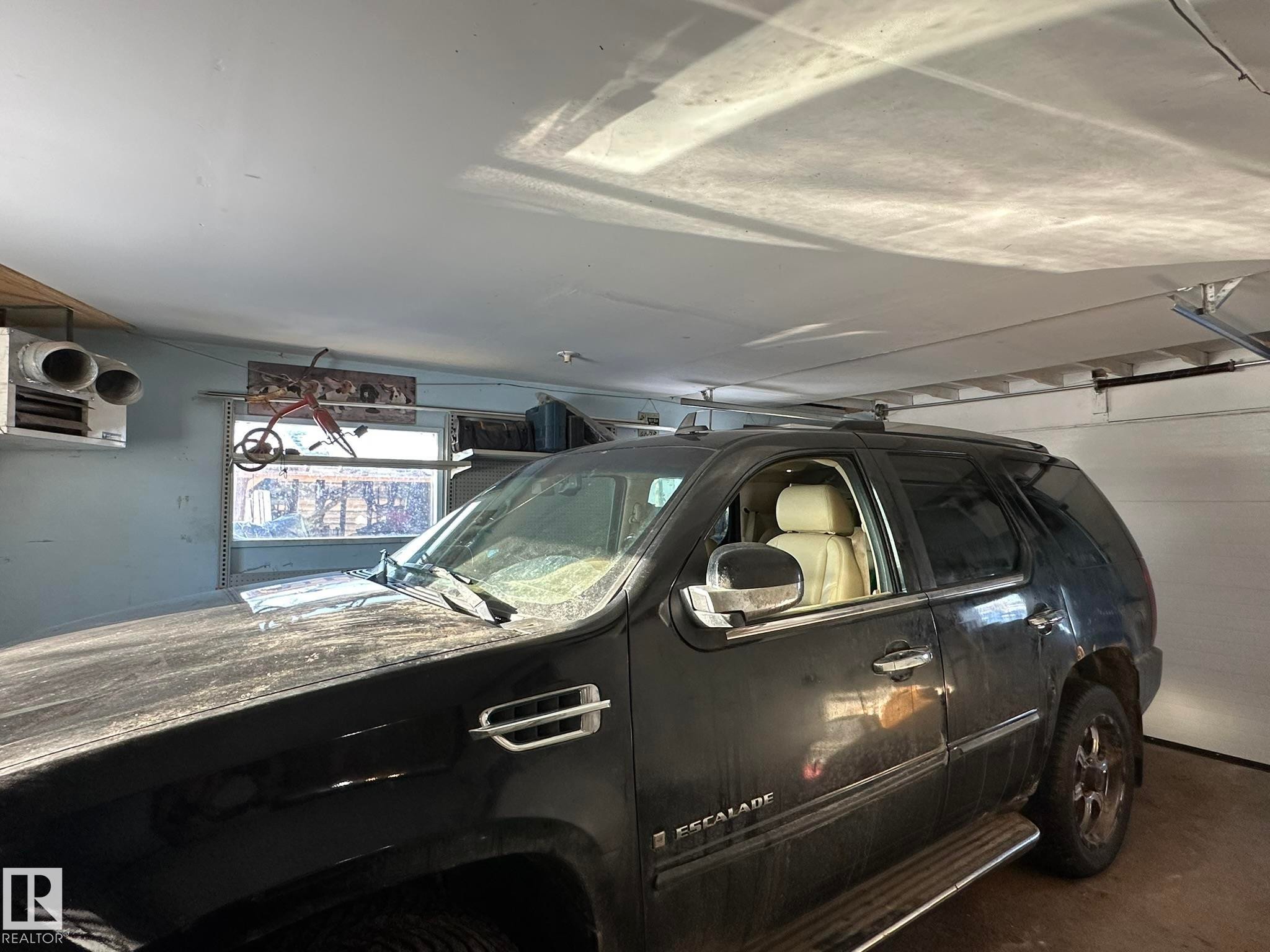 59240 Range 191 Road, Rural Smoky Lake County, AB - Indoor Photo Showing Garage