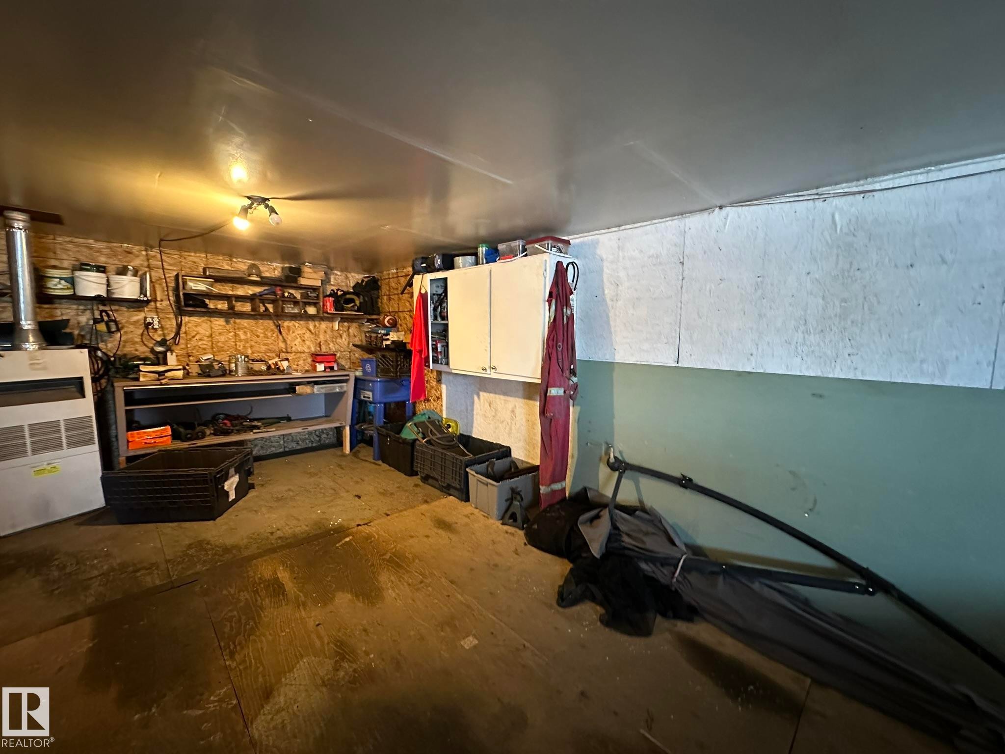 59240 Range 191 Road, Rural Smoky Lake County, AB - Indoor Photo Showing Garage