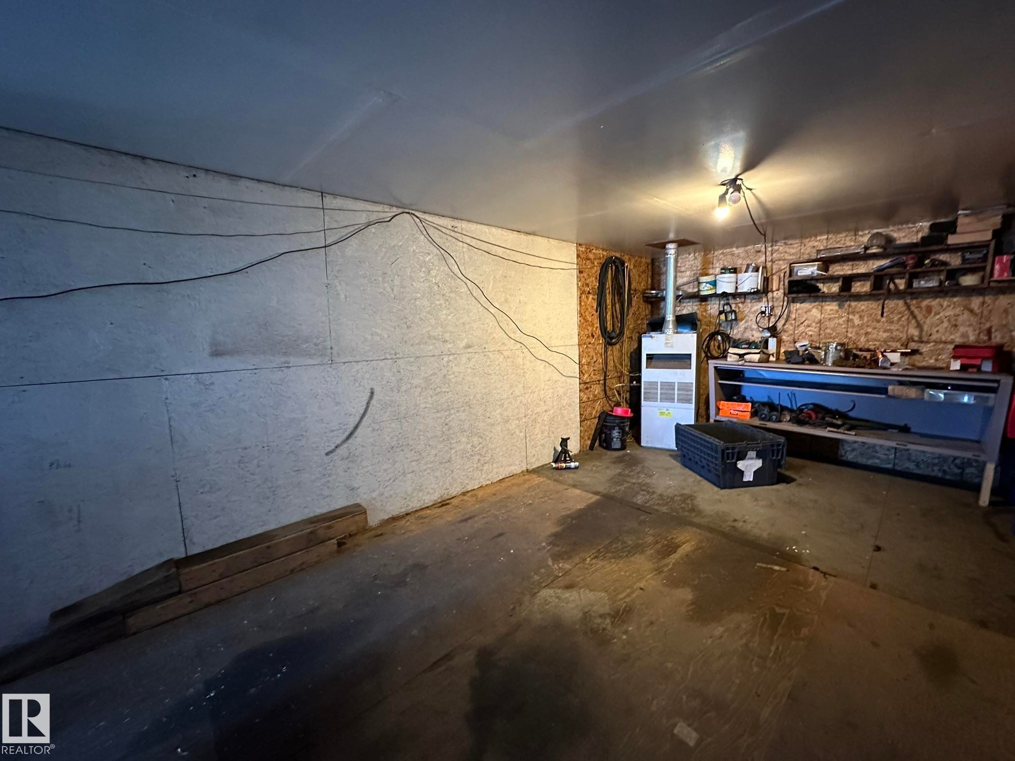 59240 Range 191 Road, Rural Smoky Lake County, AB - Indoor Photo Showing Garage