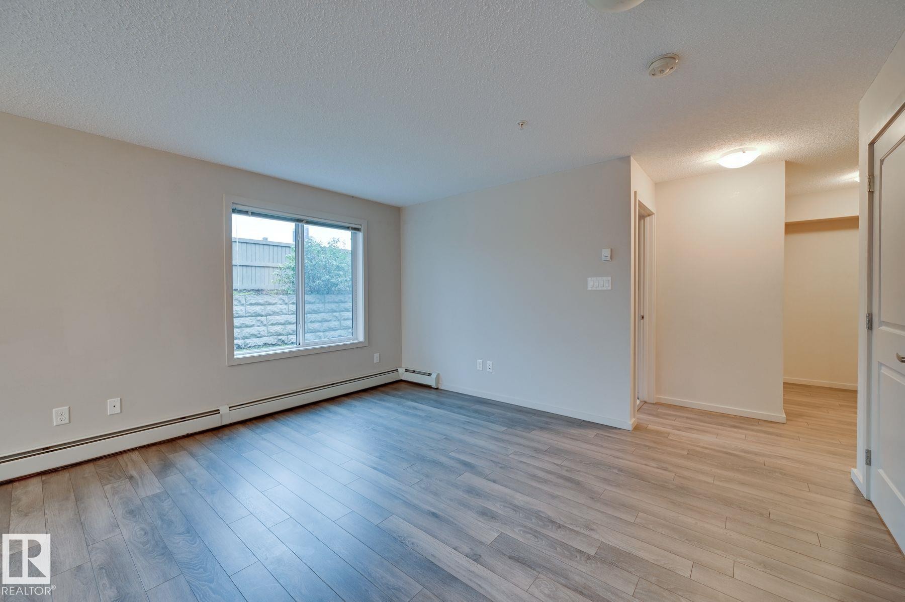101 142 Ebbers Boulevard, Edmonton, AB - Indoor Photo Showing Other Room
