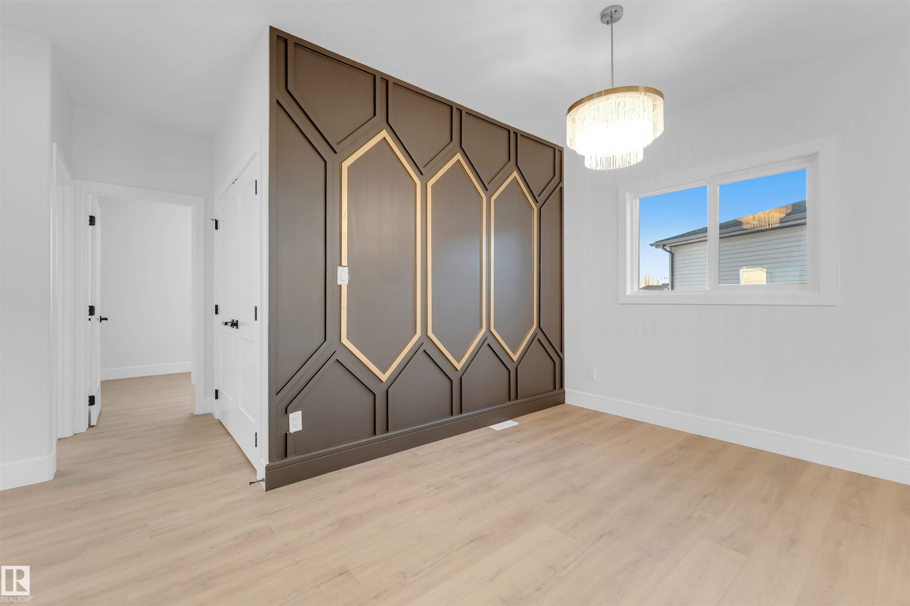 150 Creekside Lane, Leduc, AB - Indoor Photo Showing Other Room