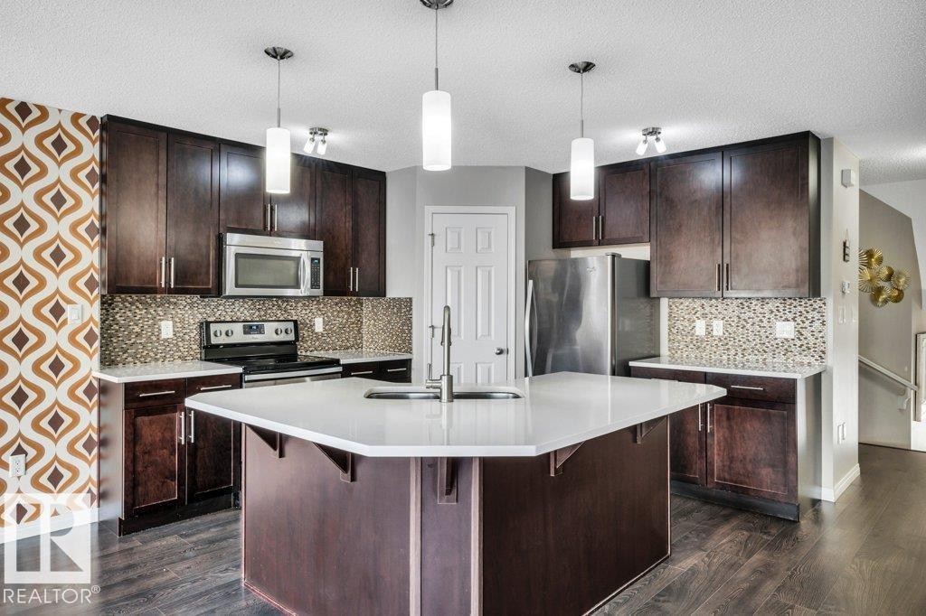 2437 Cassidy Way, Edmonton, AB - Indoor Photo Showing Kitchen With Upgraded Kitchen
