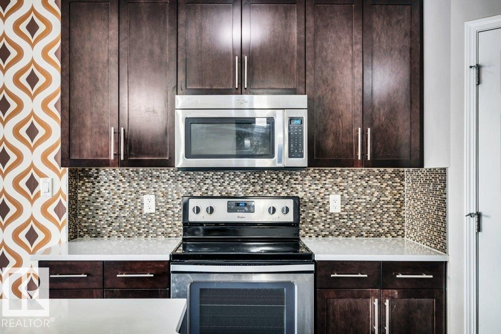 2437 Cassidy Way, Edmonton, AB - Indoor Photo Showing Kitchen With Upgraded Kitchen