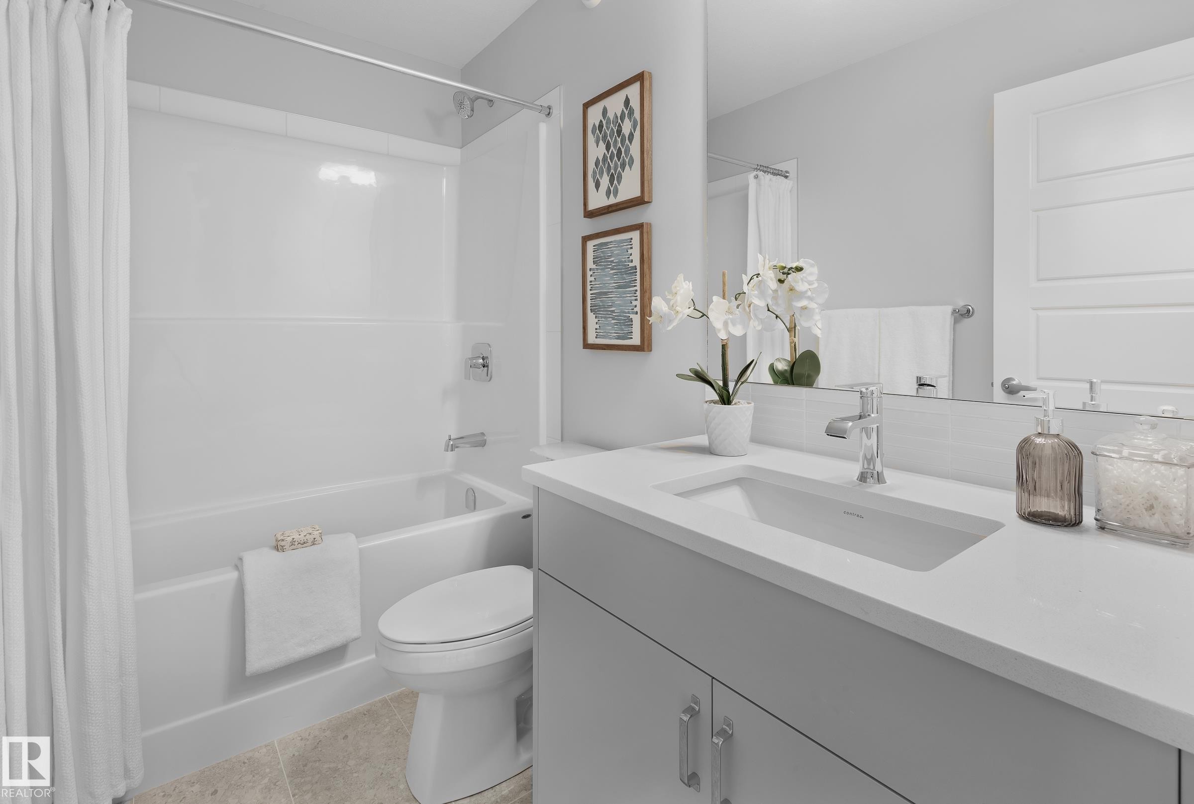 1230 Cristall Way, Edmonton, AB - Indoor Photo Showing Bathroom