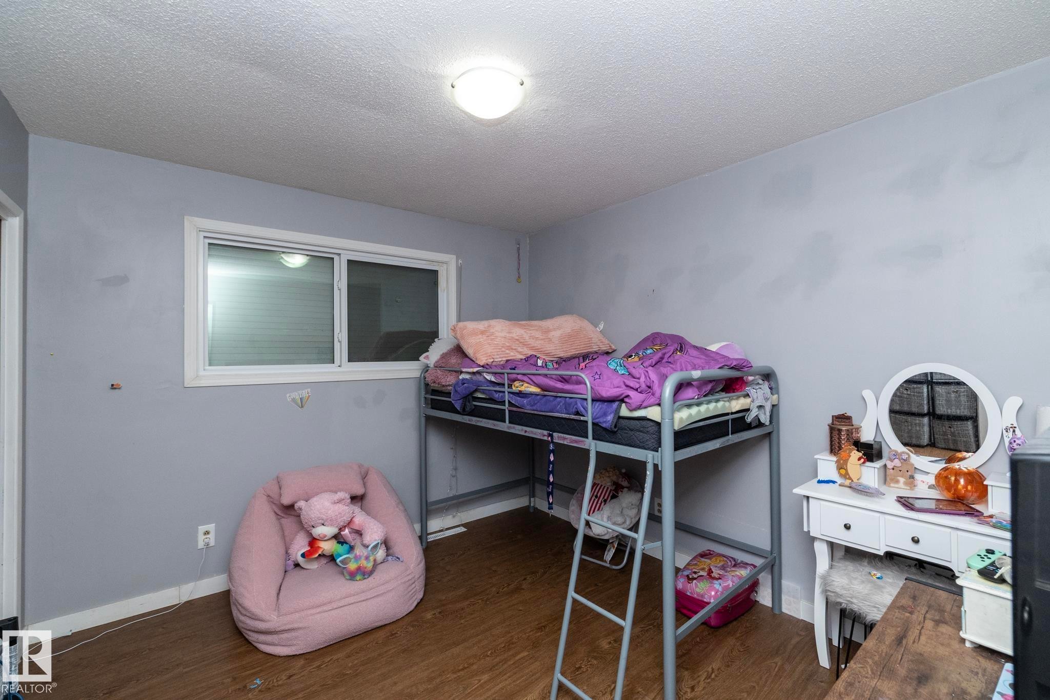 9512 Sherridon Drive, Fort Saskatchewan, AB - Indoor Photo Showing Bedroom