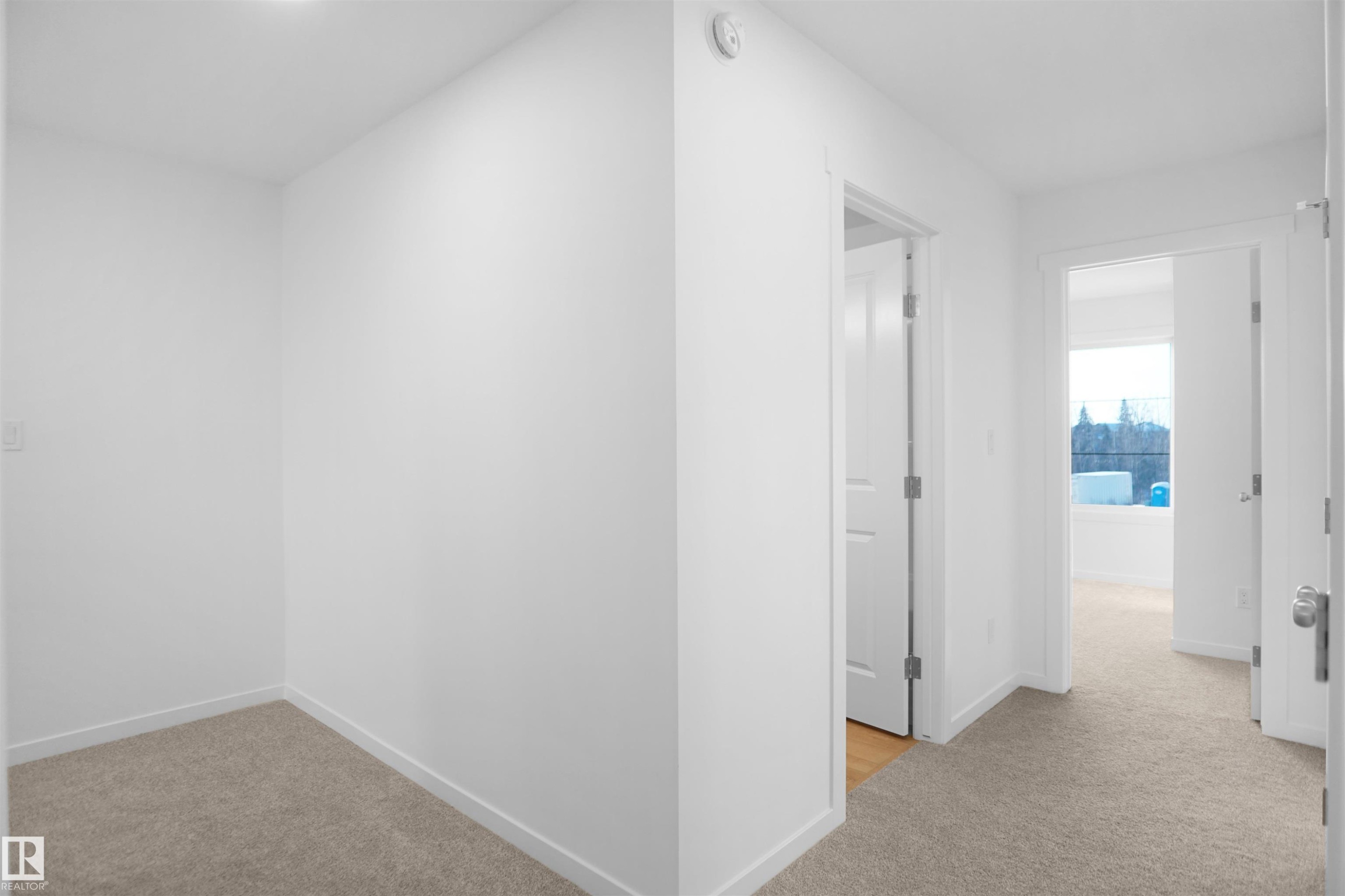 57 19904 31 Avenue, Edmonton, AB - Indoor Photo Showing Other Room
