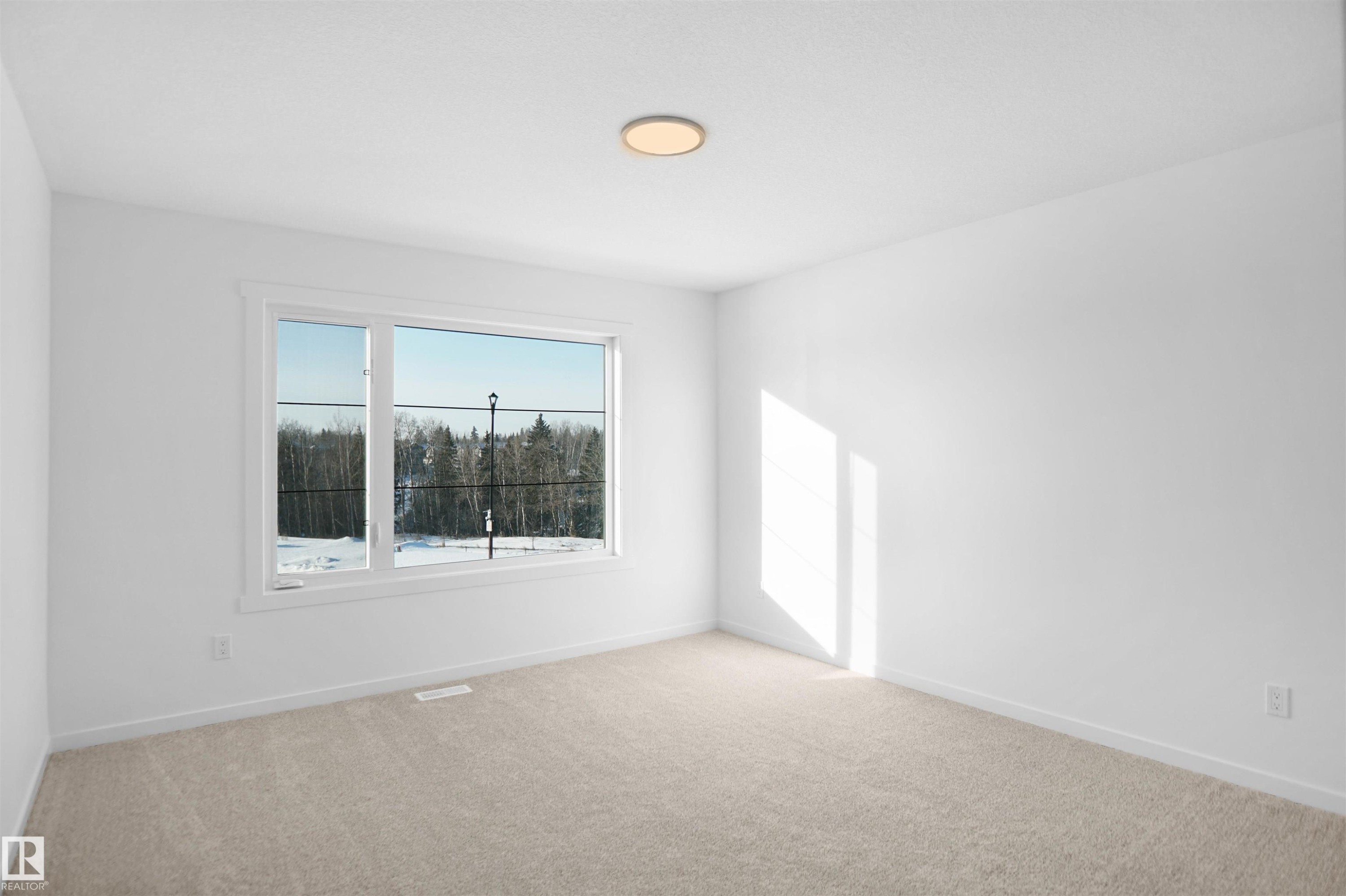 57 19904 31 Avenue, Edmonton, AB - Indoor Photo Showing Other Room