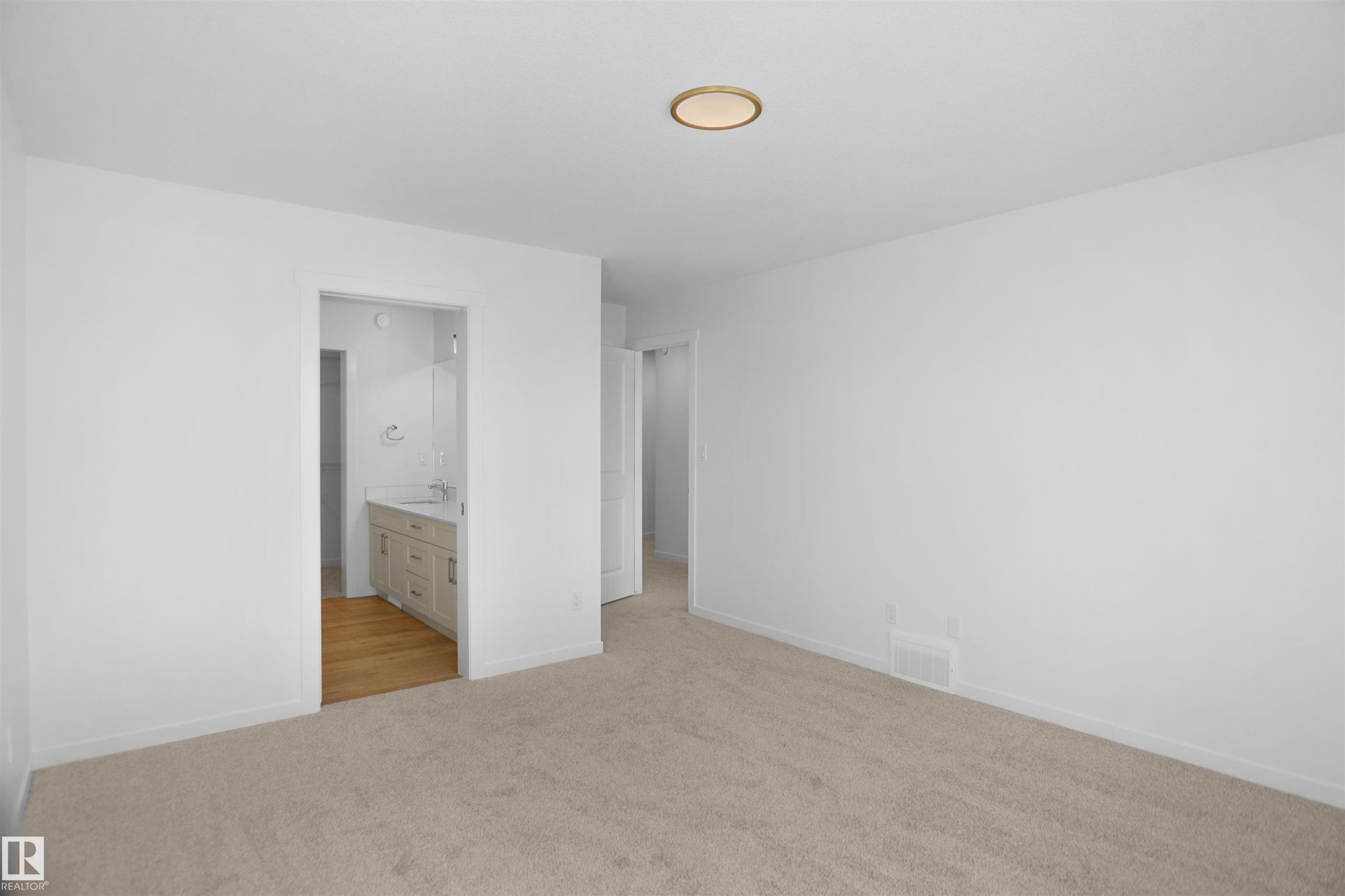 57 19904 31 Avenue, Edmonton, AB - Indoor Photo Showing Other Room