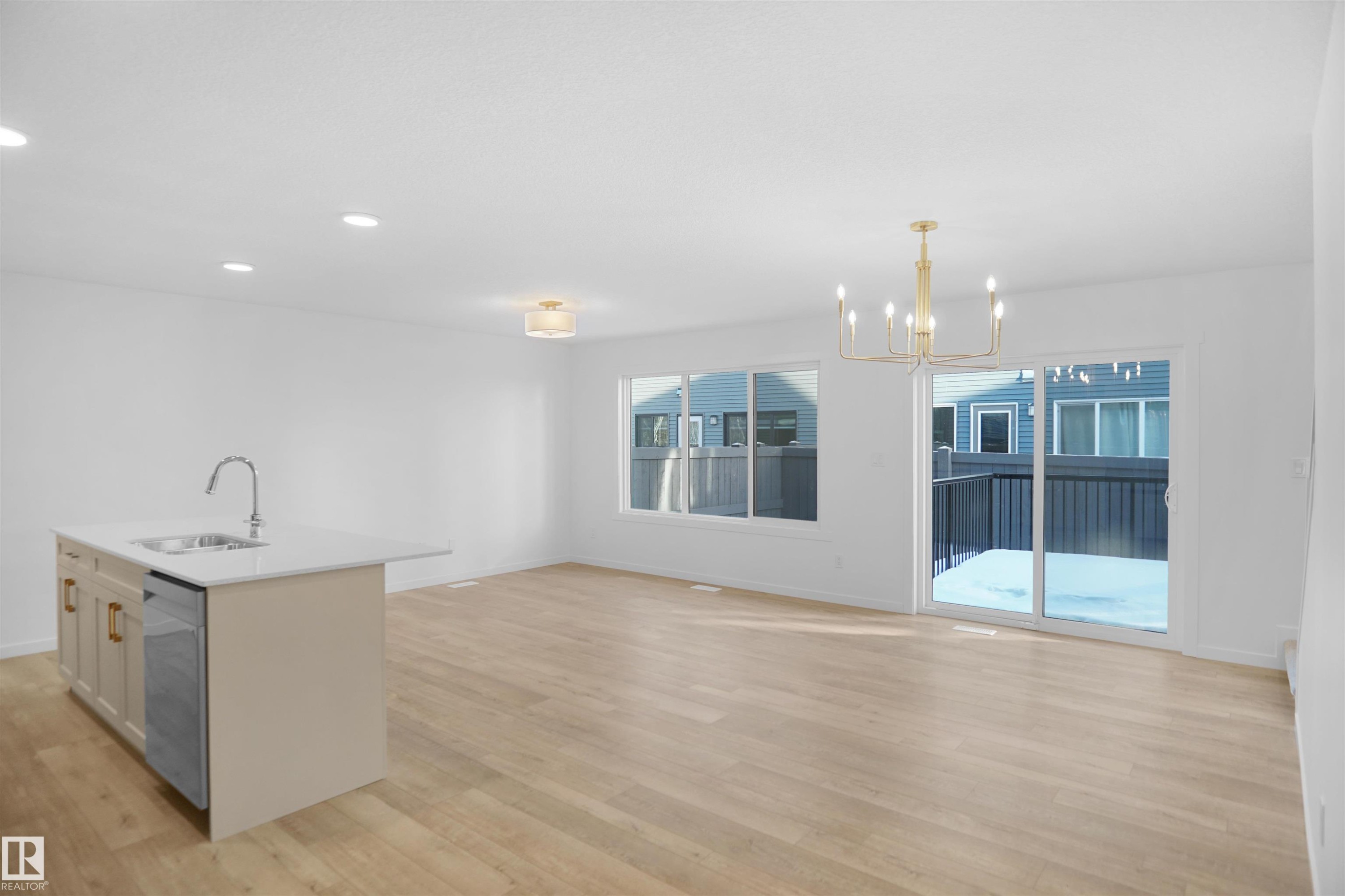 57 19904 31 Avenue, Edmonton, AB - Indoor Photo Showing Kitchen