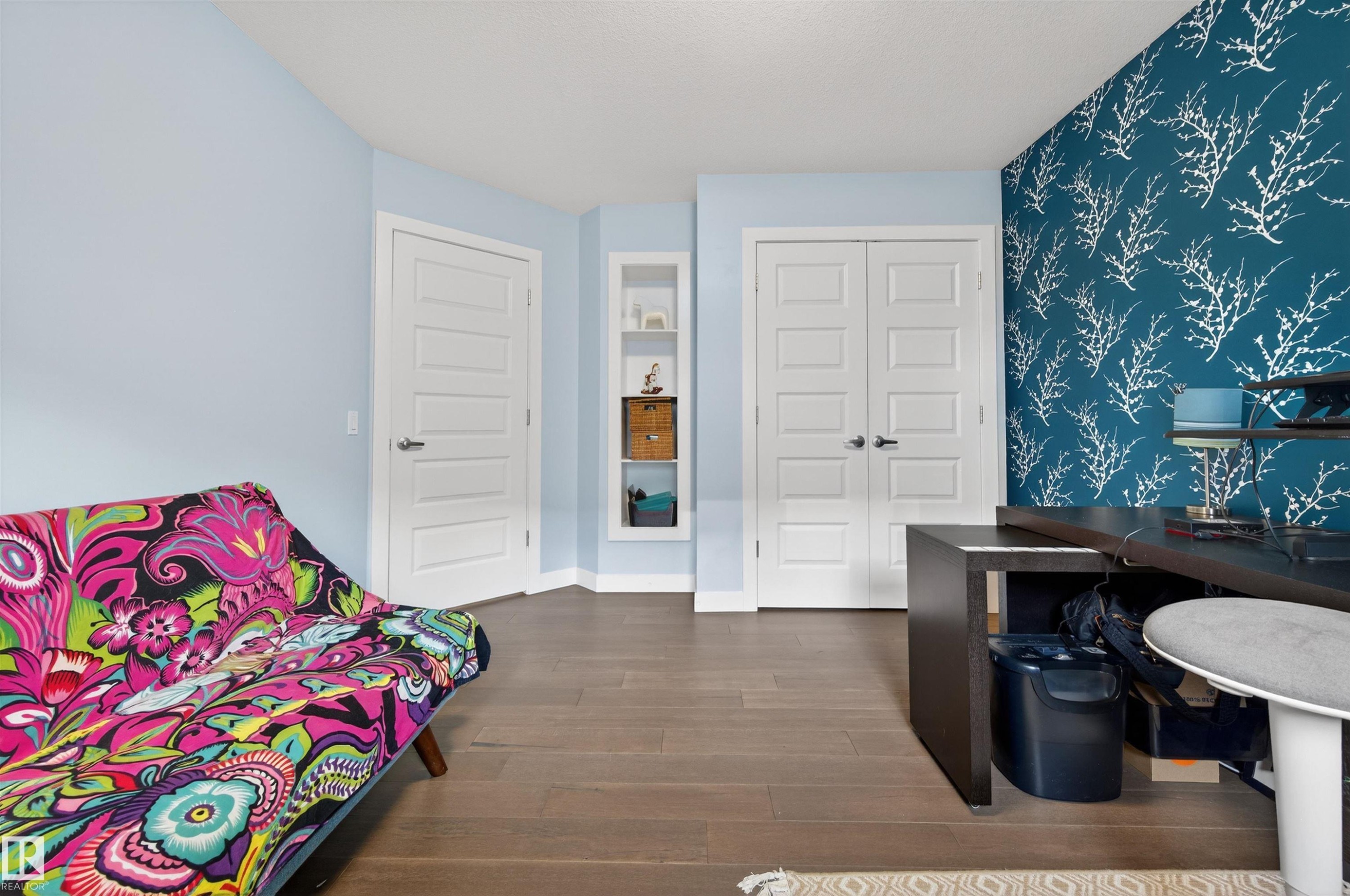 21615 84 Avenue, Edmonton, AB - Indoor