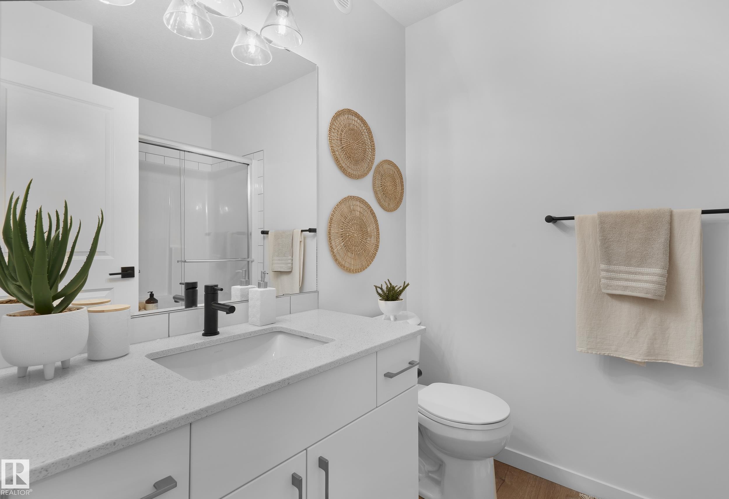 427 Aster Drive, Edmonton, AB - Indoor Photo Showing Bathroom
