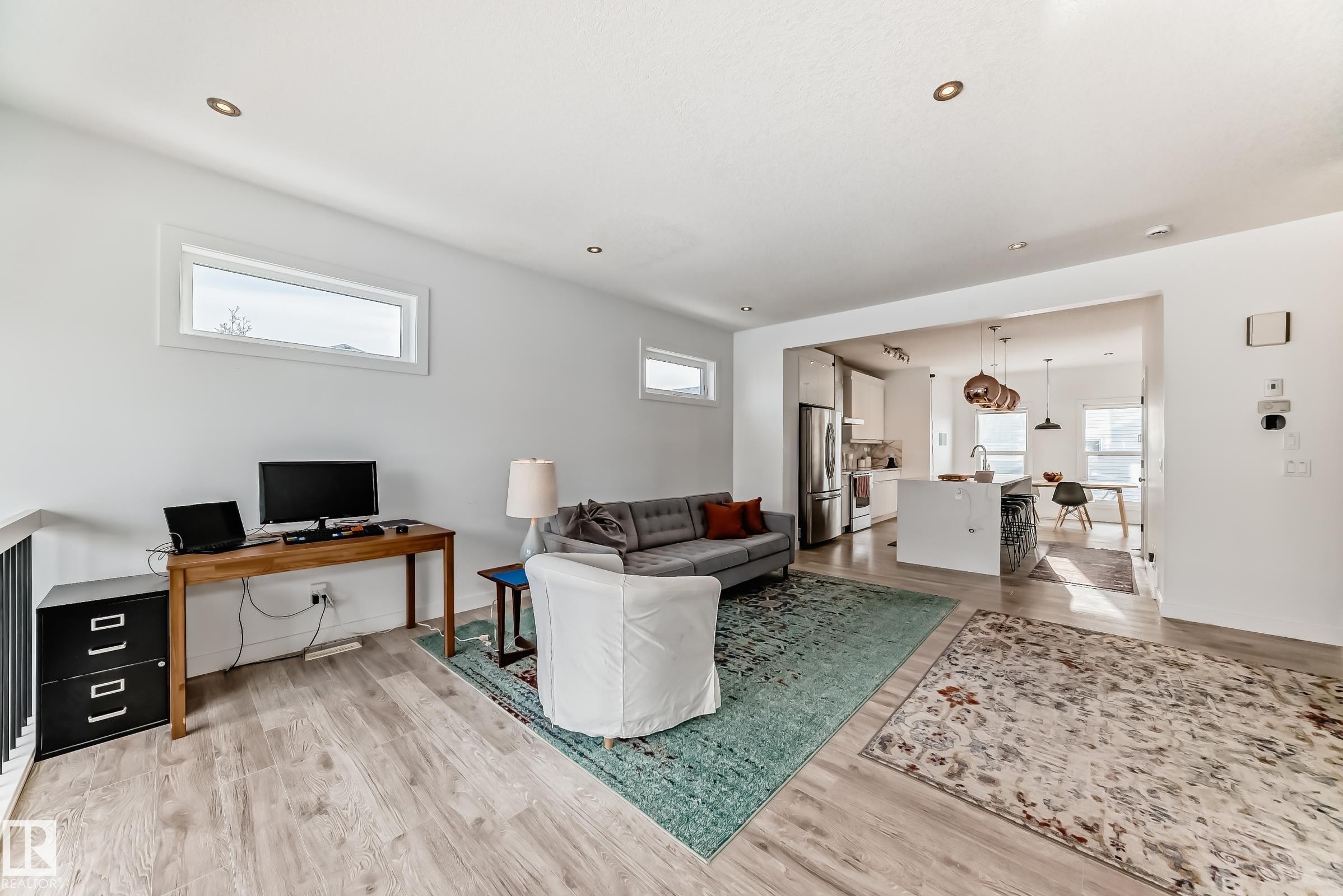 6685 Cardinal Road, Edmonton, AB - Indoor