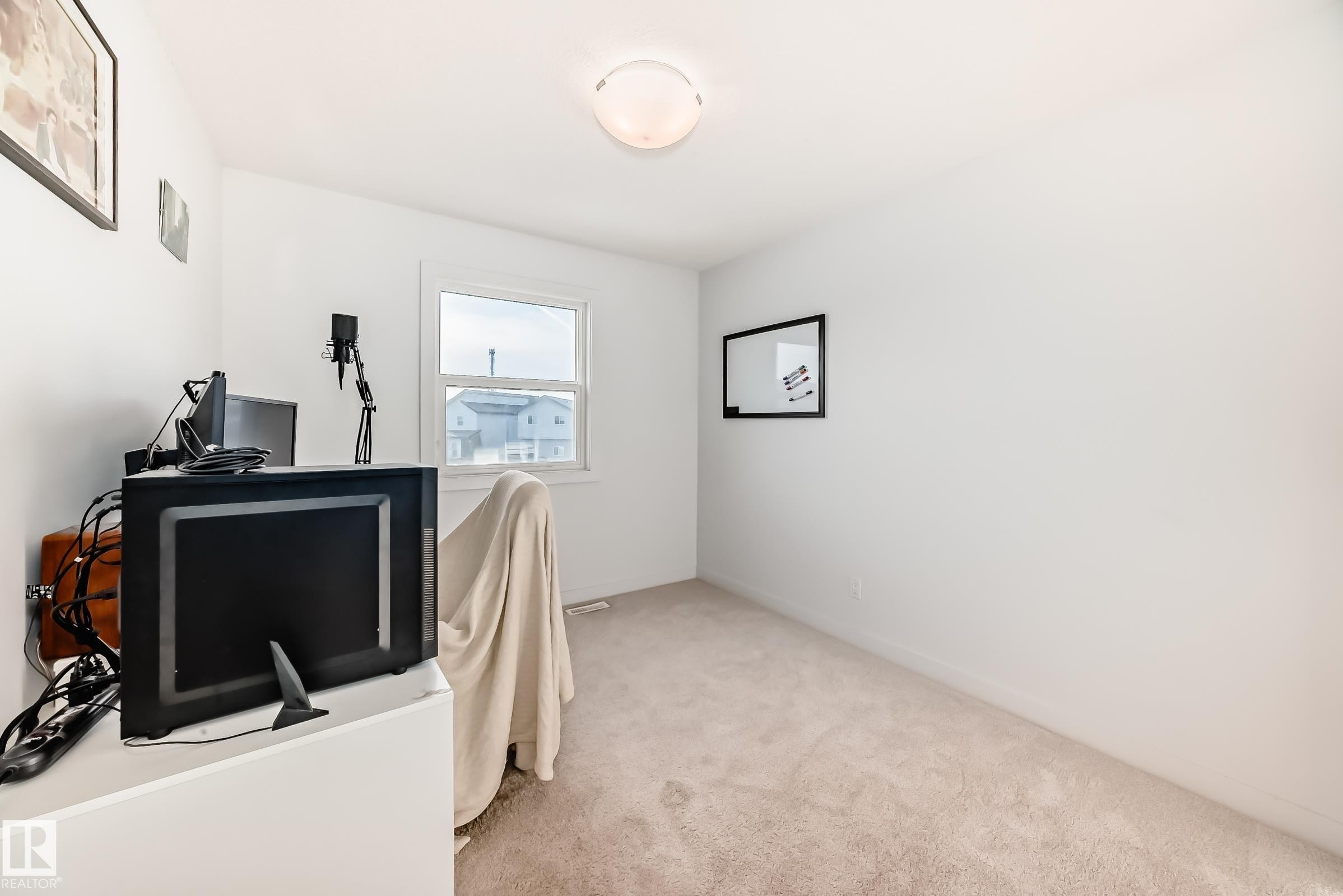 6685 Cardinal Road, Edmonton, AB - Indoor Photo Showing Other Room