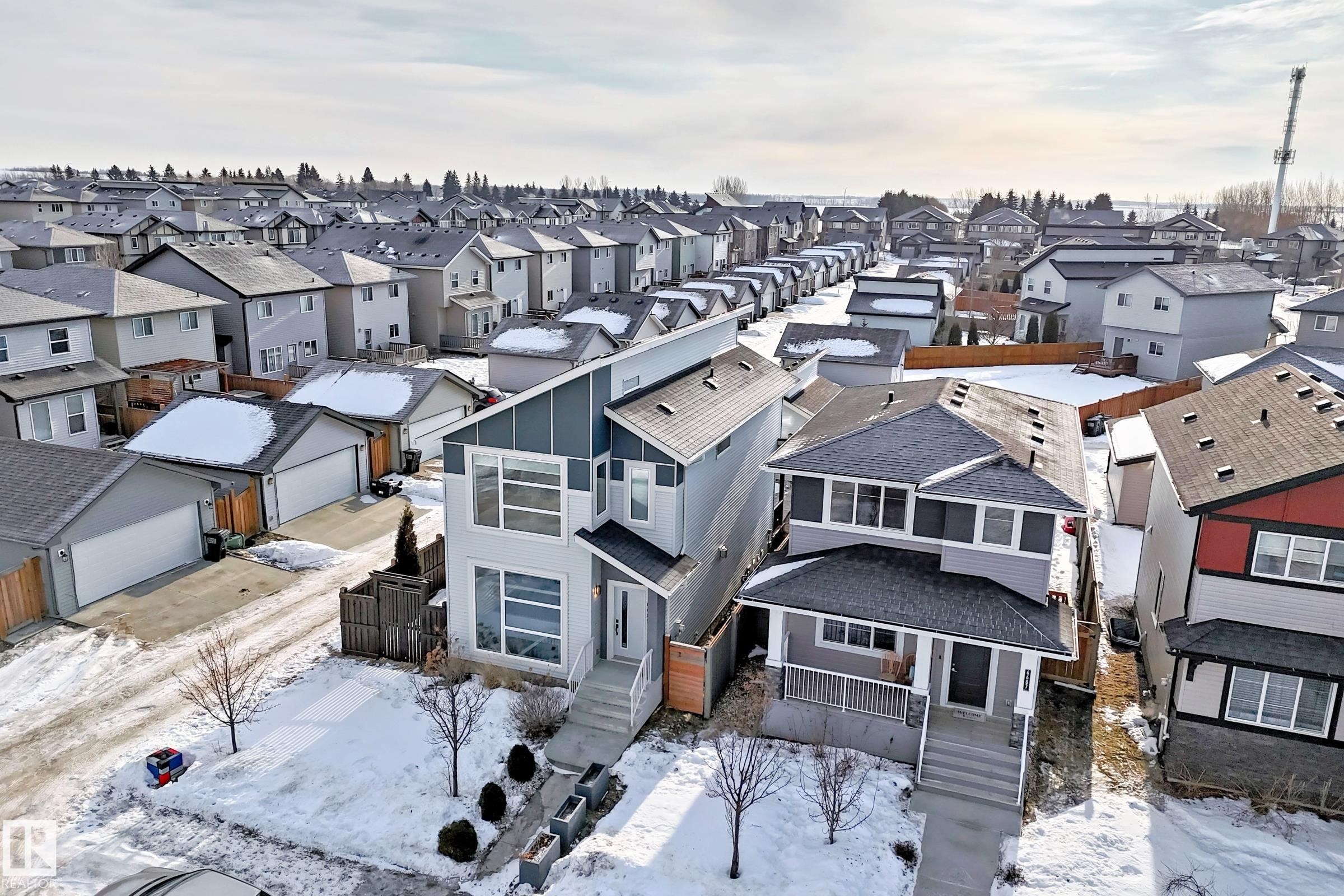 6685 Cardinal Road, Edmonton, AB - Outdoor With Facade