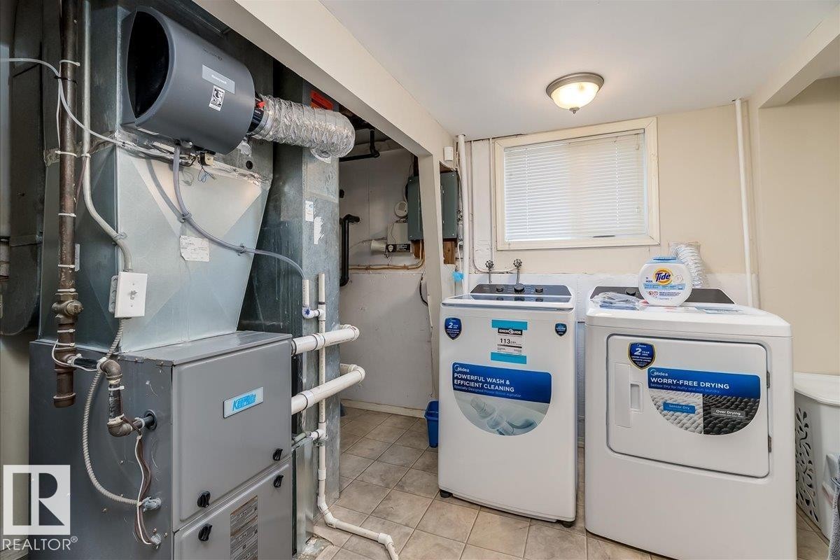 4716 57 Avenue, Tofield, AB - Indoor Photo Showing Laundry Room