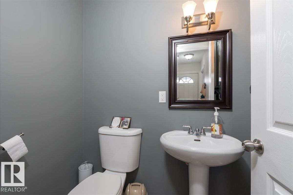 4716 57 Avenue, Tofield, AB - Indoor Photo Showing Bathroom