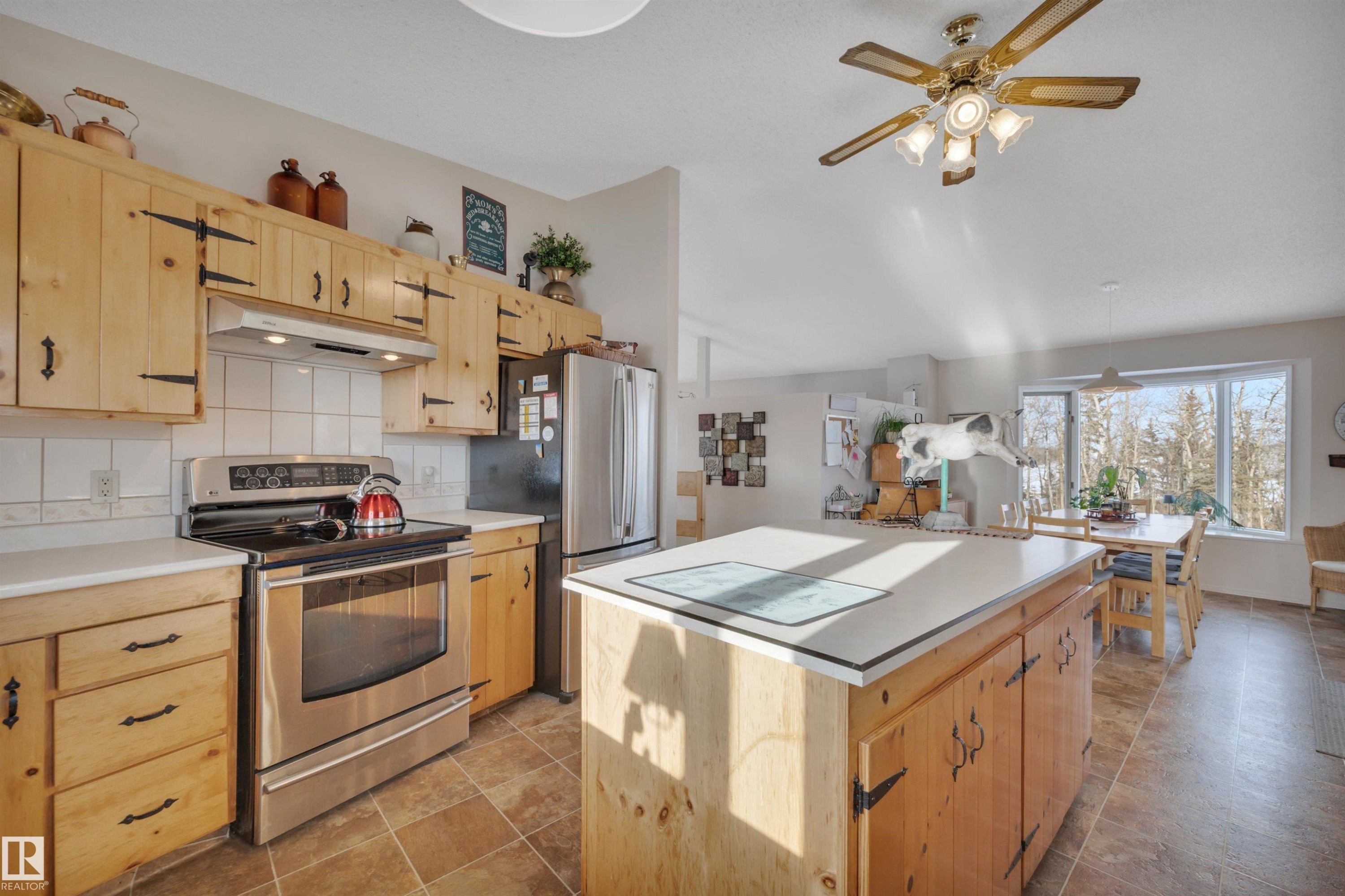A49375 Rr 243, Rural Leduc County, AB - Indoor Photo Showing Kitchen