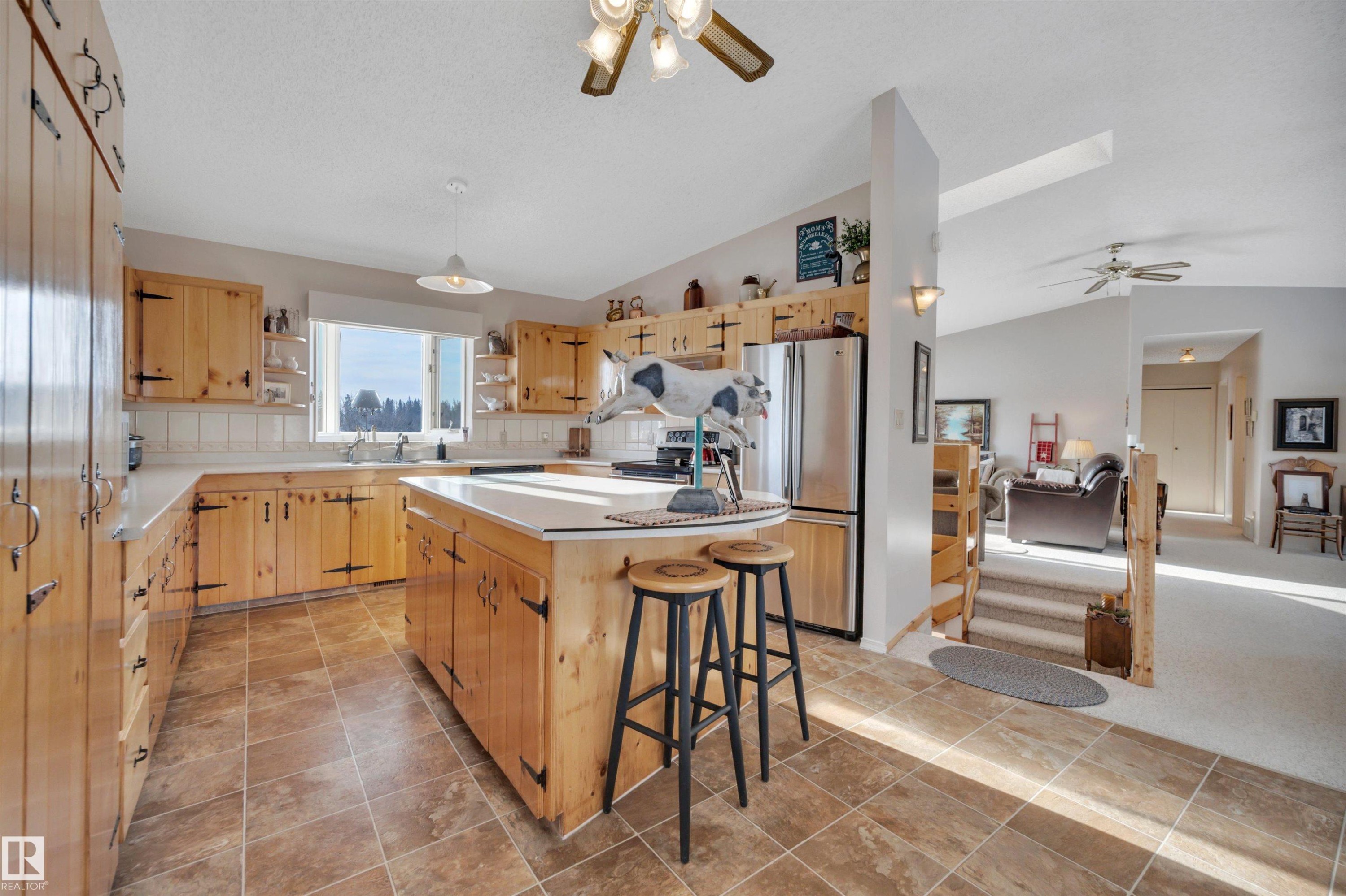 A49375 Rr 243, Rural Leduc County, AB - Indoor Photo Showing Kitchen