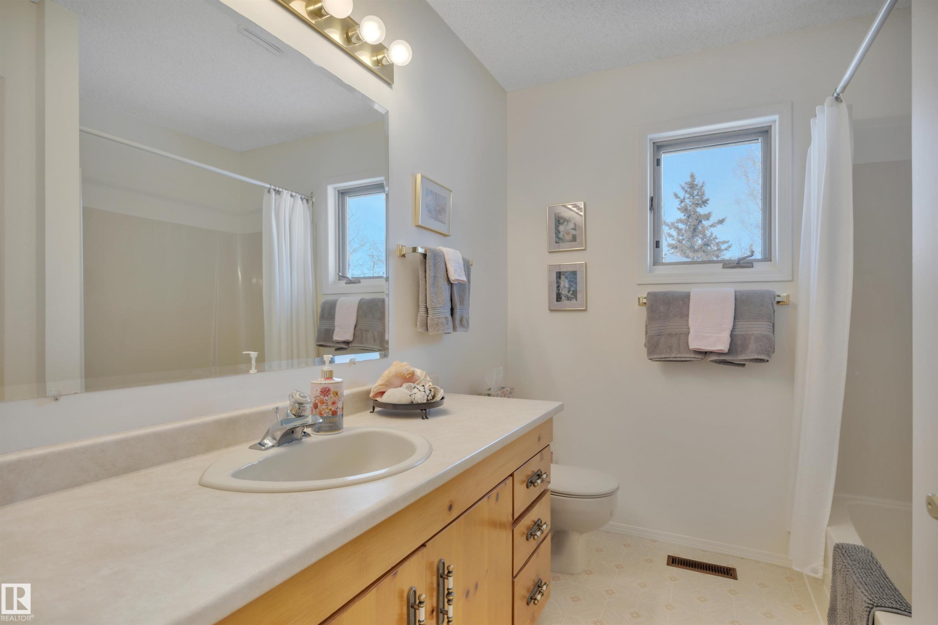 A49375 Rr 243, Rural Leduc County, AB - Indoor Photo Showing Bathroom