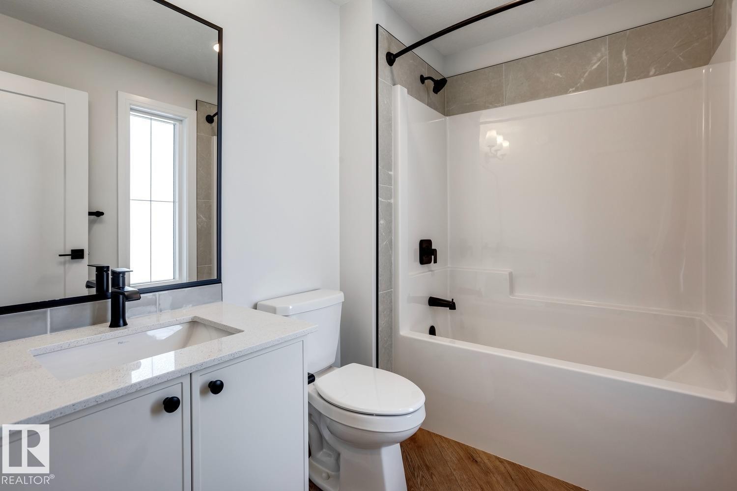 405 Brickyard Point(E), Stony Plain, AB - Indoor Photo Showing Bathroom