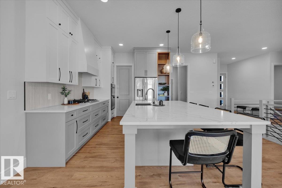 2003 Genesis Lane, Stony Plain, AB - Indoor Photo Showing Kitchen With Upgraded Kitchen