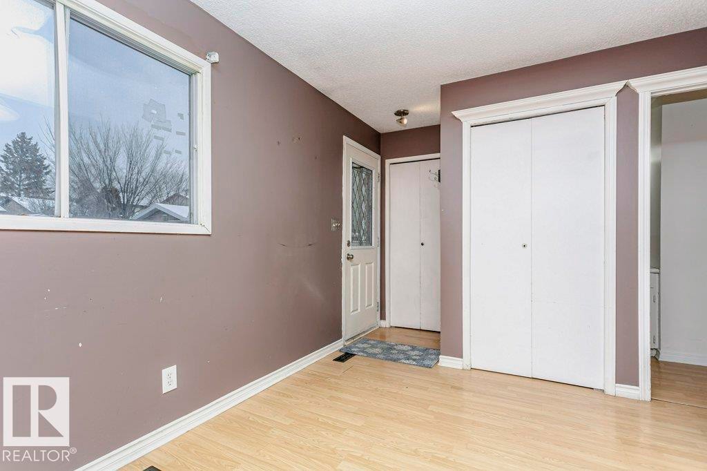 3518 42A Avenue, Edmonton, AB - Indoor Photo Showing Other Room