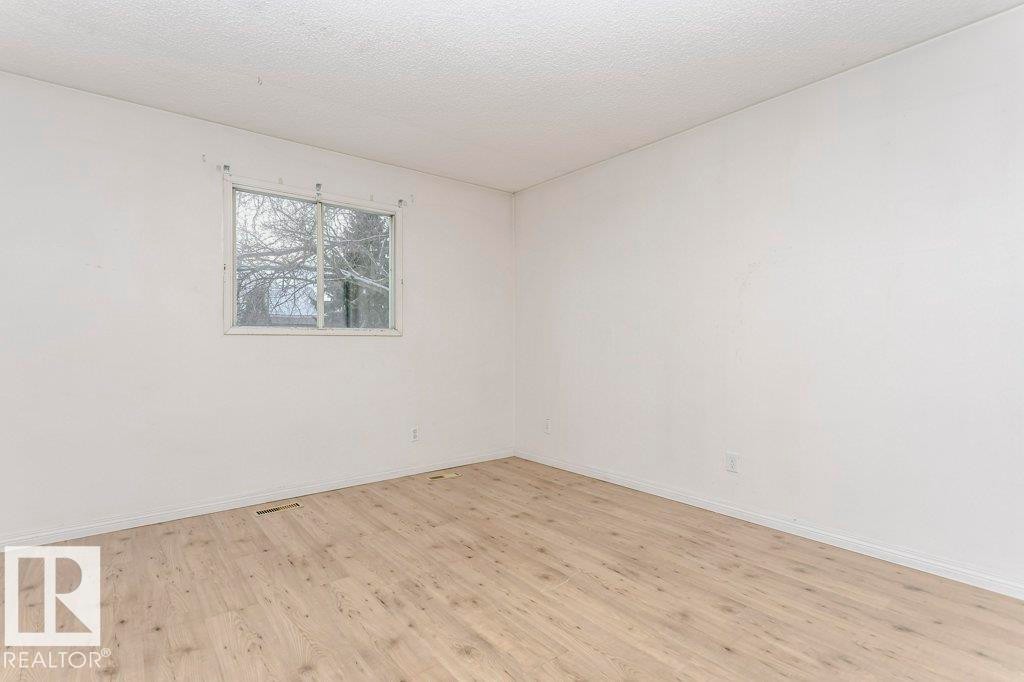 3518 42A Avenue, Edmonton, AB - Indoor Photo Showing Other Room