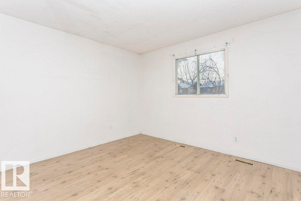 3518 42A Avenue, Edmonton, AB - Indoor Photo Showing Other Room