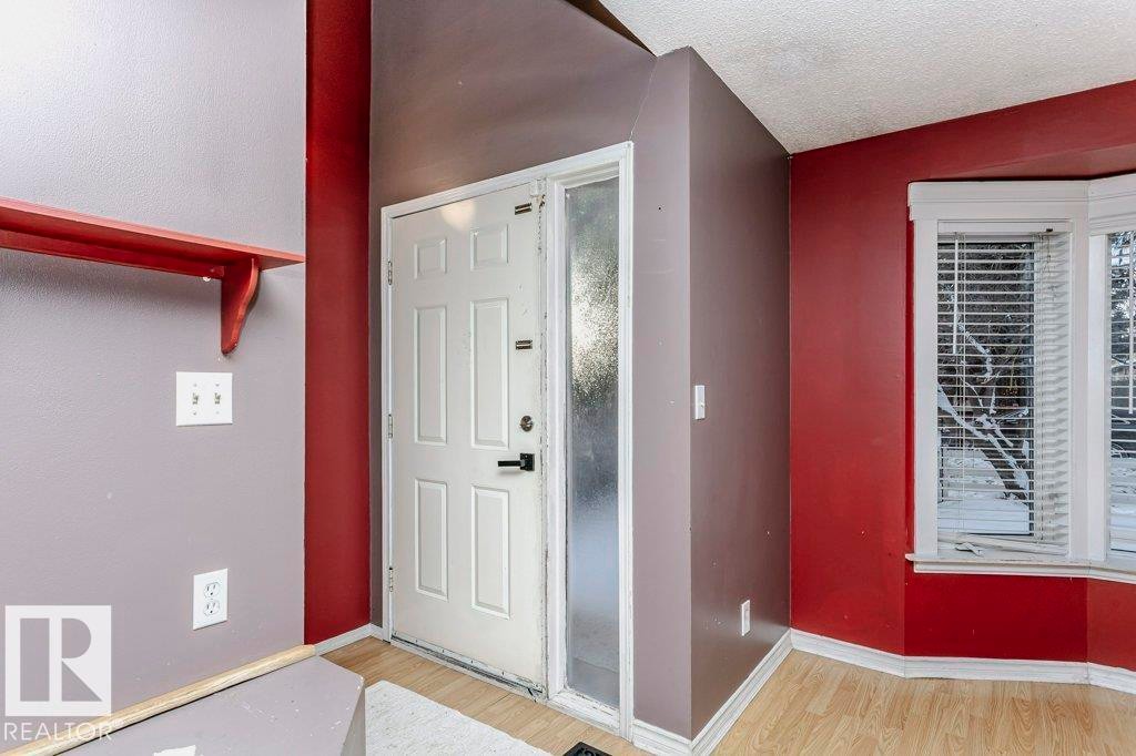 3518 42A Avenue, Edmonton, AB - Indoor Photo Showing Other Room
